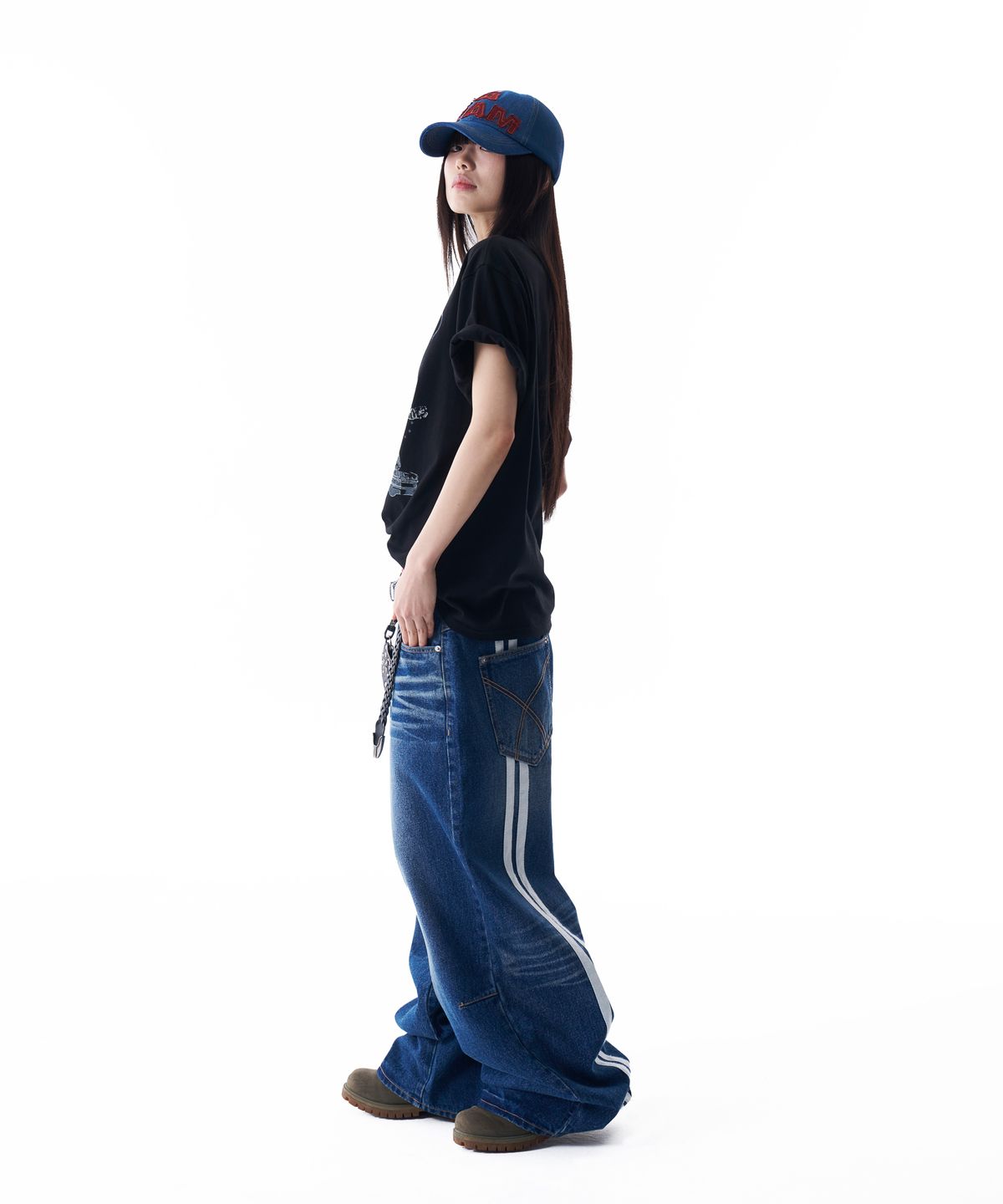 아캄(AAKAM) 2-Lined Eyelet Washed Denim Pants (Blue)