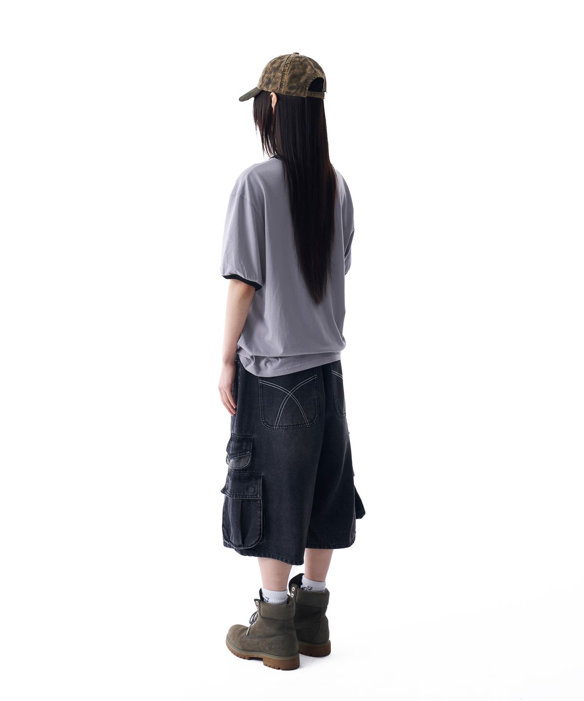 아캄(AAKAM) Camo Patch Bermuda Denim Cargo Pants (Black)