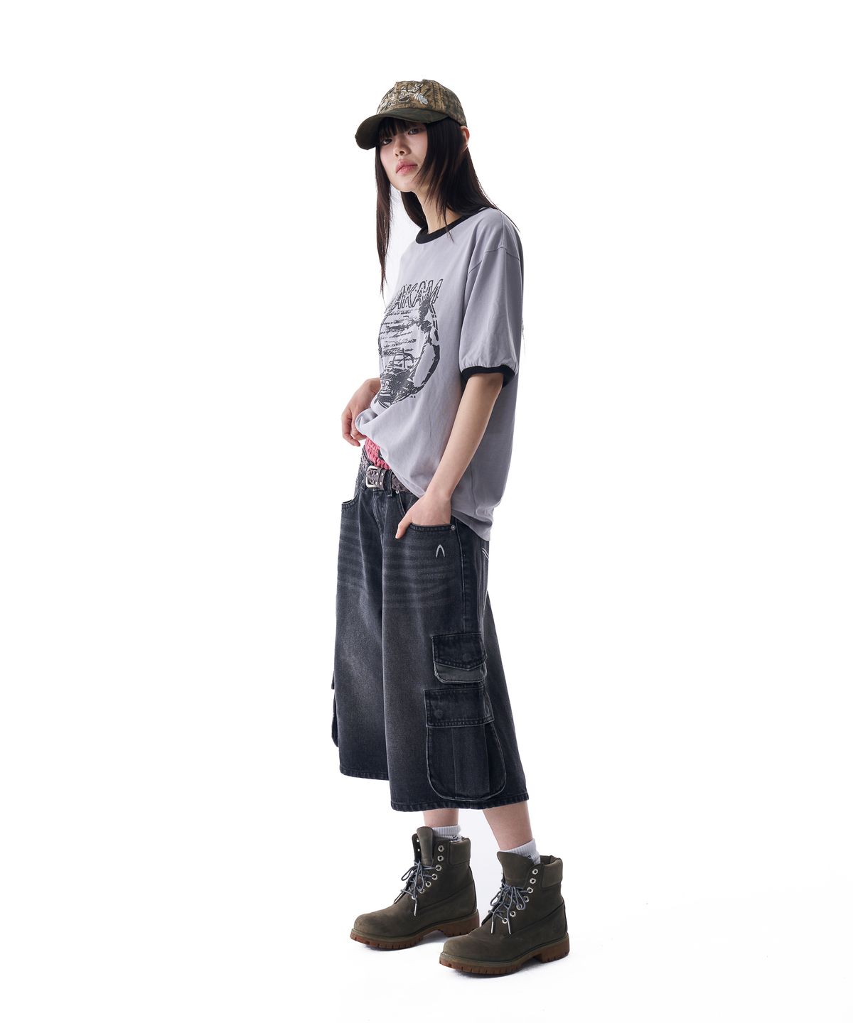 아캄(AAKAM) Camo Patch Bermuda Denim Cargo Pants (Black)