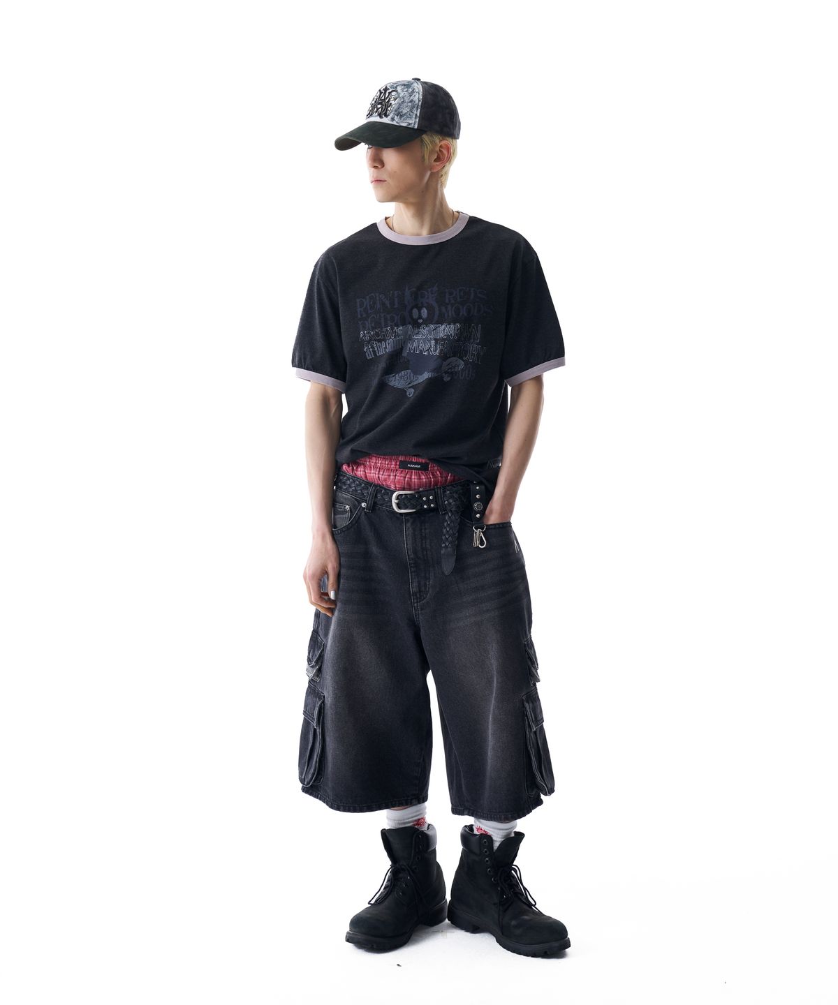 아캄(AAKAM) Camo Patch Bermuda Denim Cargo Pants (Black)