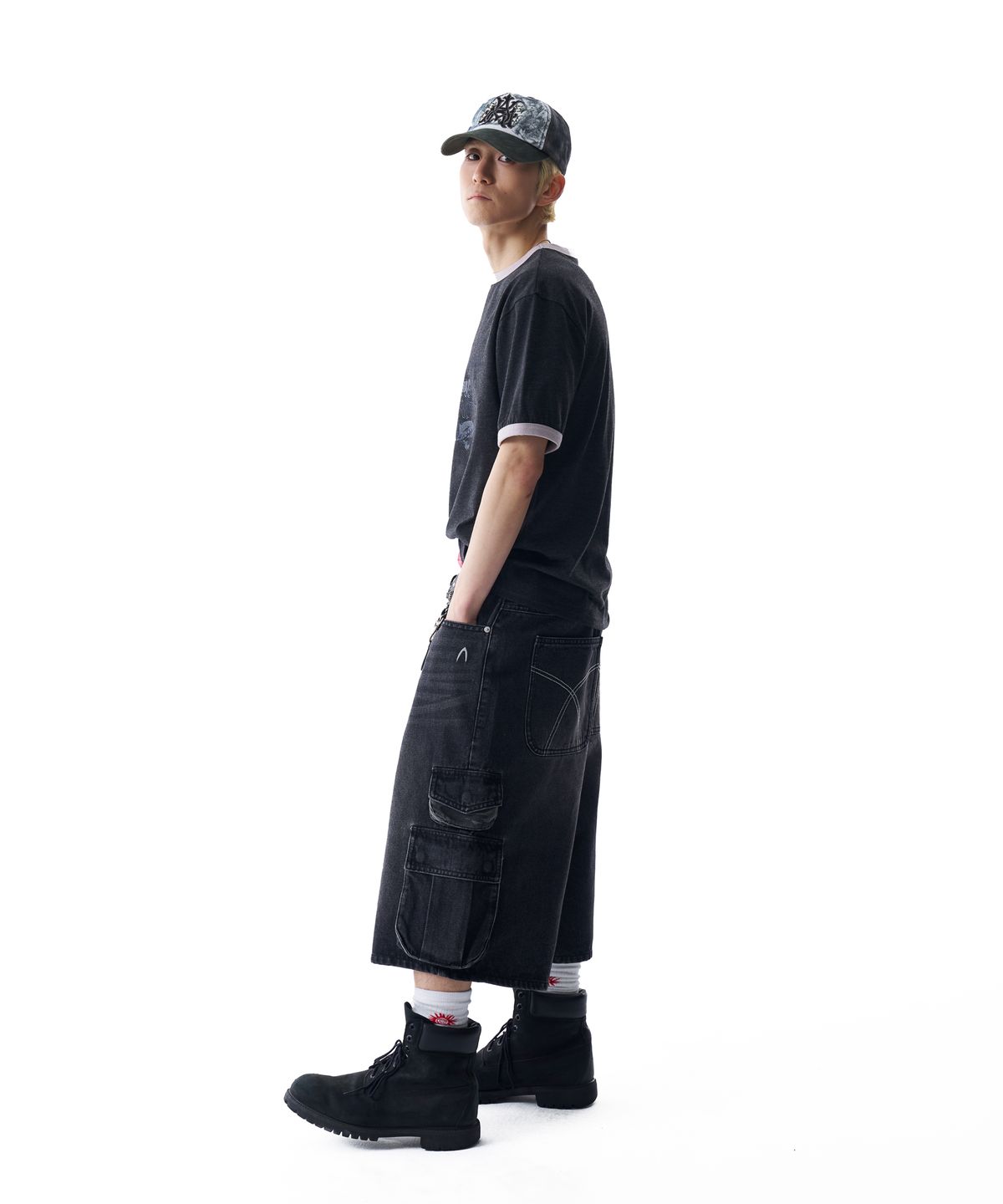 아캄(AAKAM) Camo Patch Bermuda Denim Cargo Pants (Black)