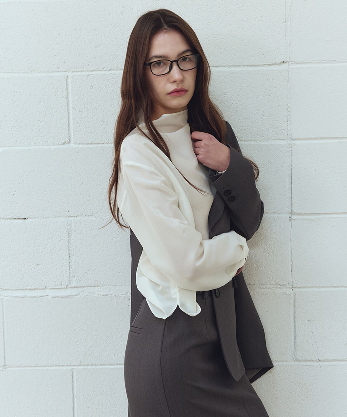 제이바이라라(JBYRARA) 하이넥 시스루 집업 블라우스_아이보리