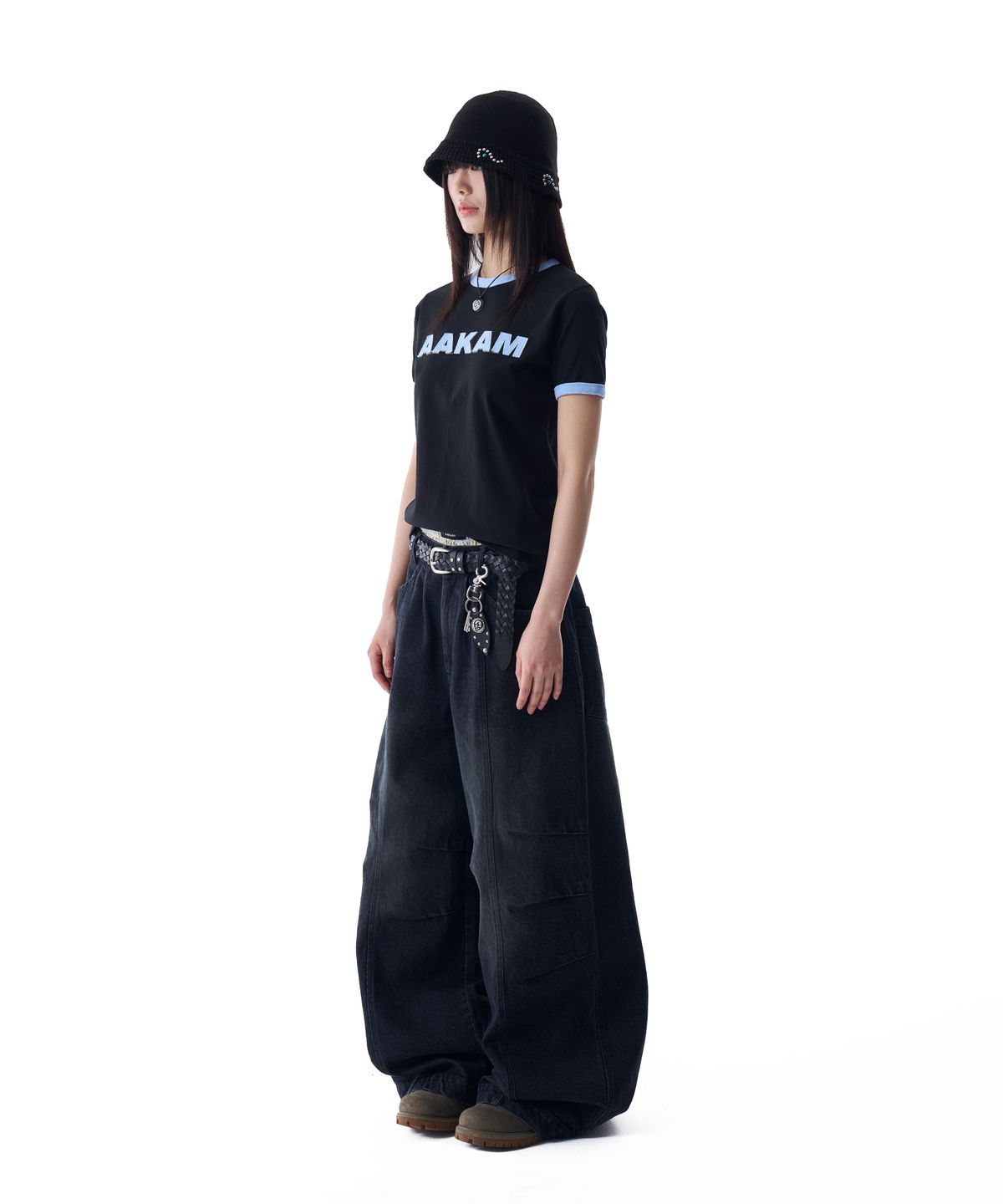 아캄(AAKAM) Knee Pin-tuck Washed Denim Pants (Black)