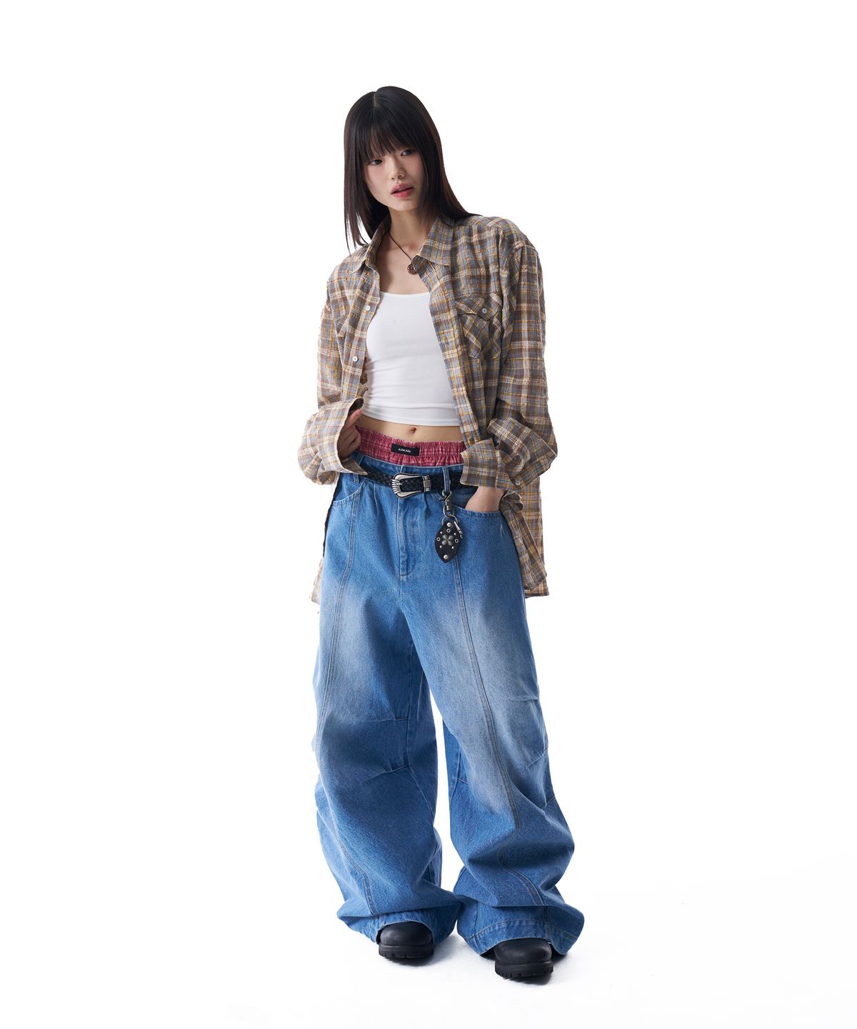 아캄(AAKAM) Knee Pin-tuck Washed Denim Pants (Blue)