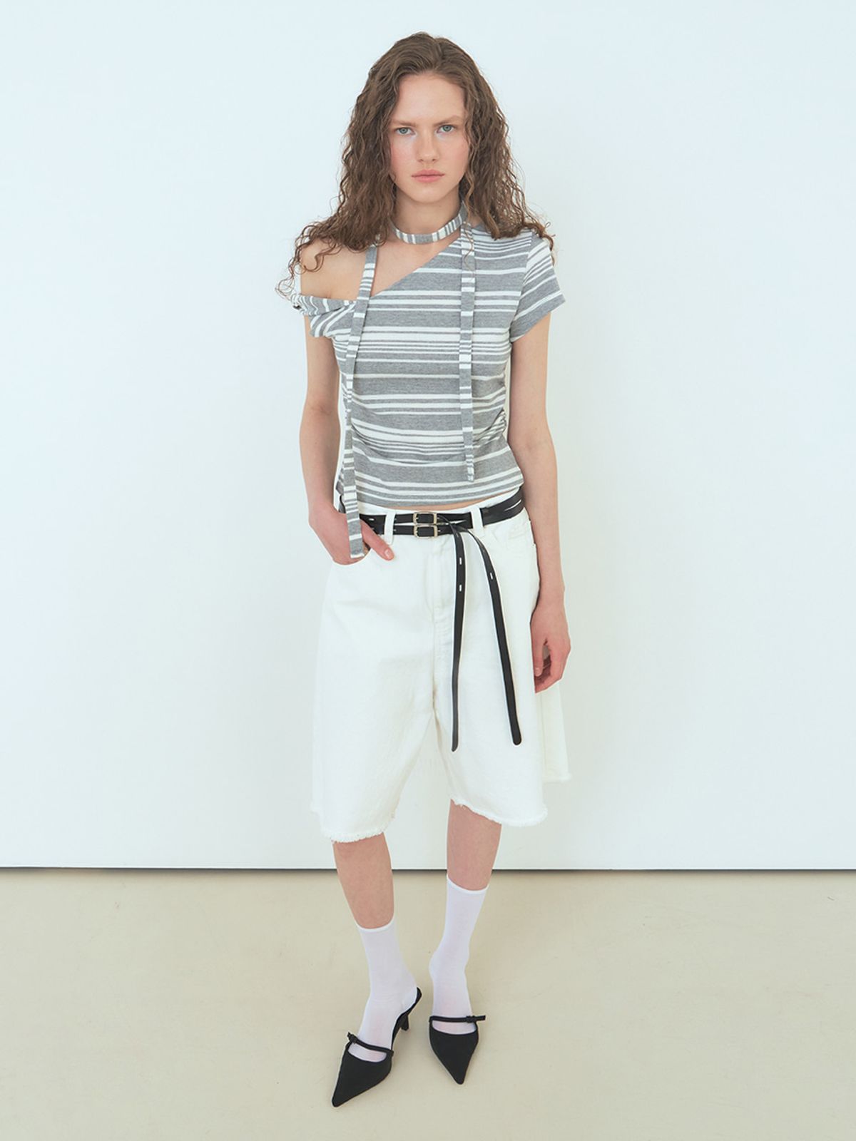 에트몽(ETMON) Stripe One-Shoulder T-Shirt Grey