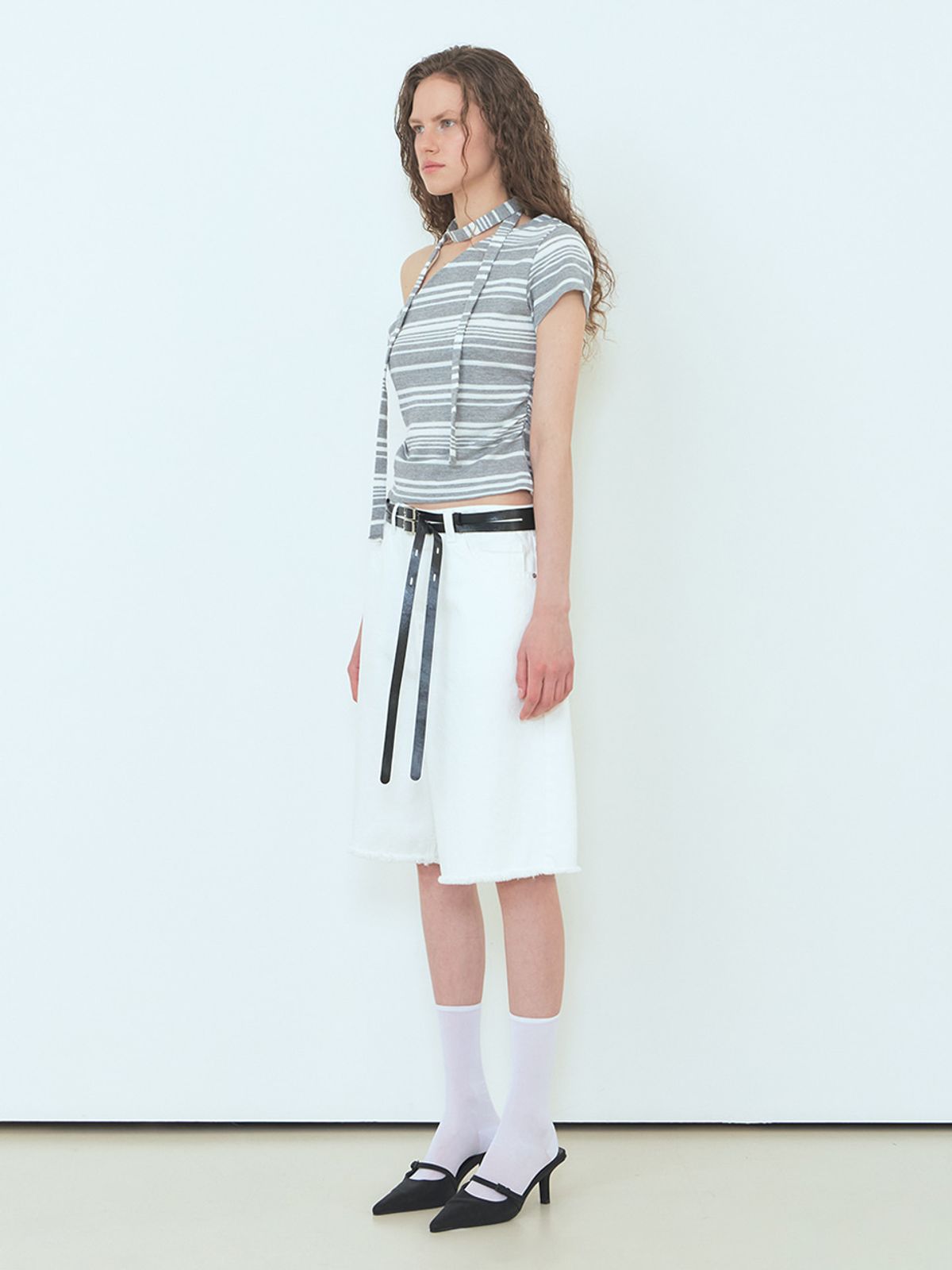 에트몽(ETMON) Stripe One-Shoulder T-Shirt Grey