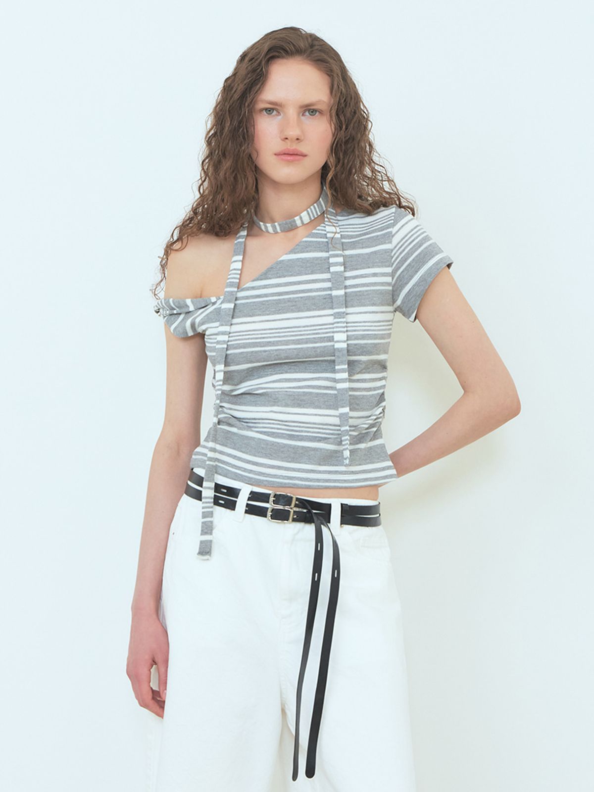 에트몽(ETMON) Stripe One-Shoulder T-Shirt Grey