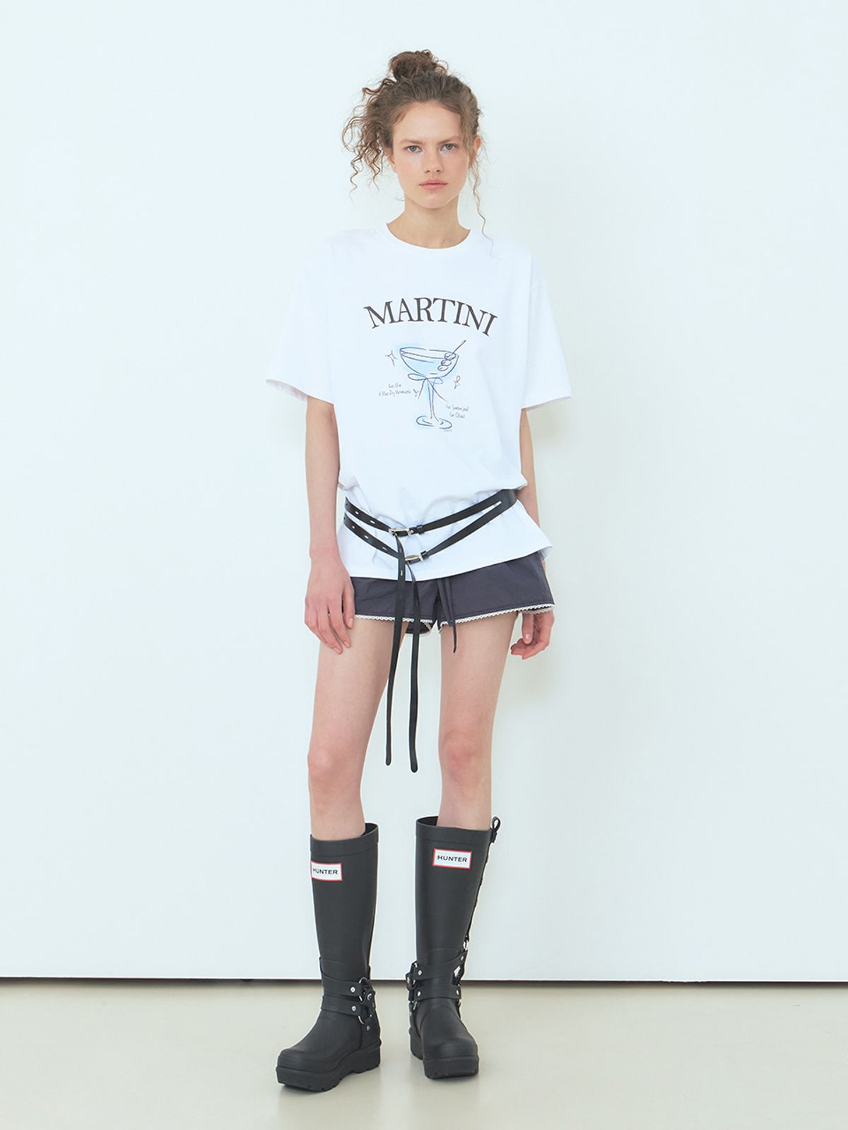 에트몽(ETMON) Martini Graphic T-Shirt Blue