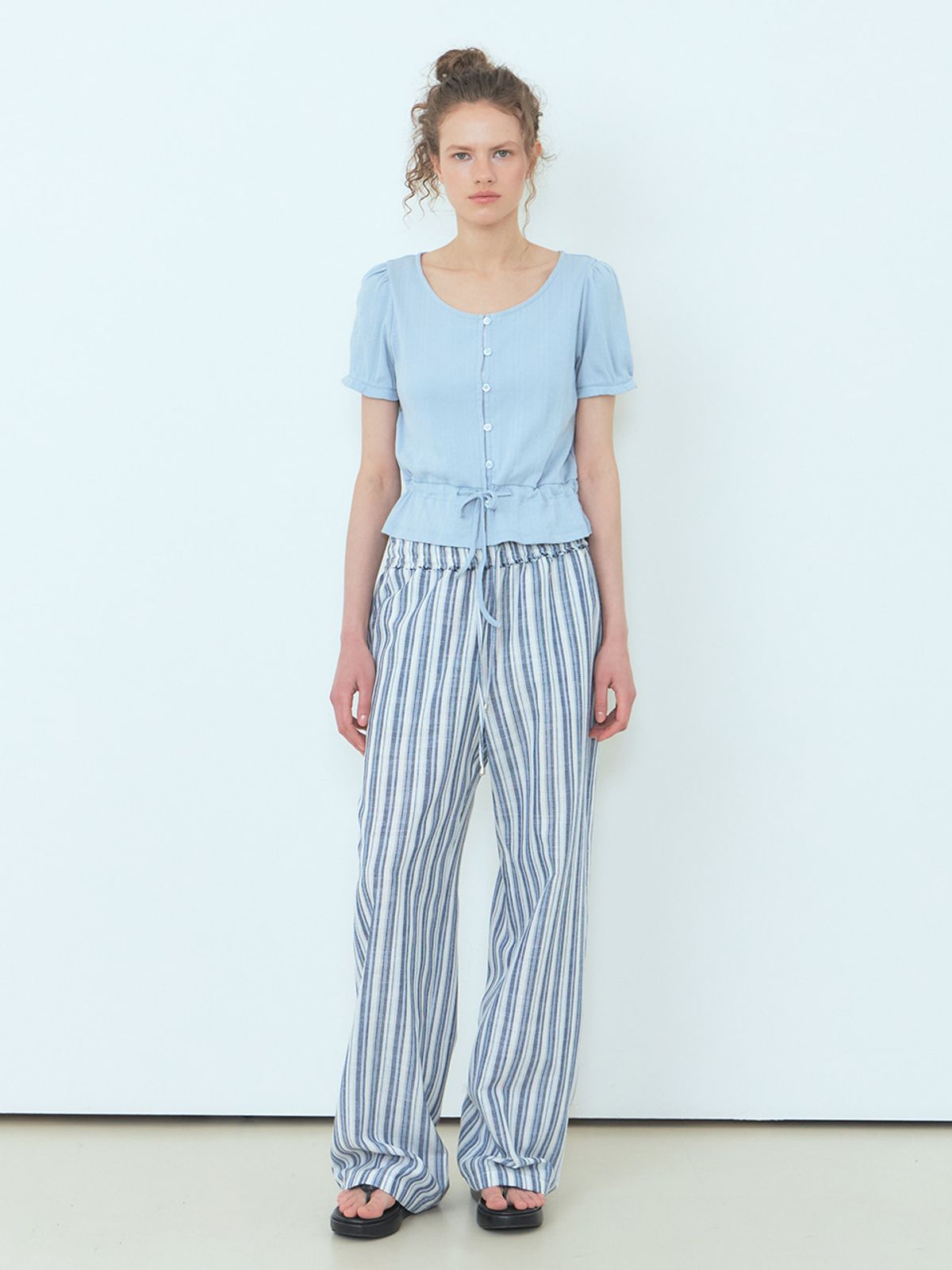 에트몽(ETMON) Eyelet Cotton Blouse Sky Blue