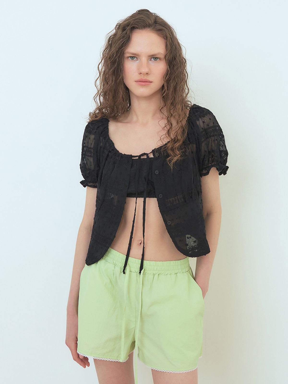 에트몽(ETMON) Wrinkle Flower Blouse Black
