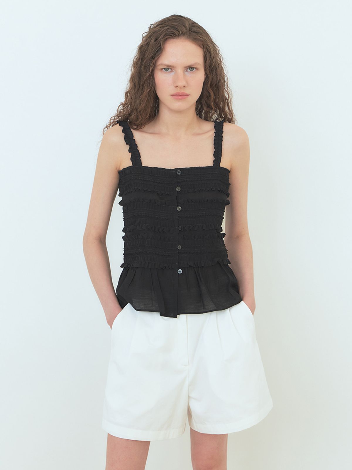 에트몽(ETMON) Lace Texture Sleeveless Blouse Black