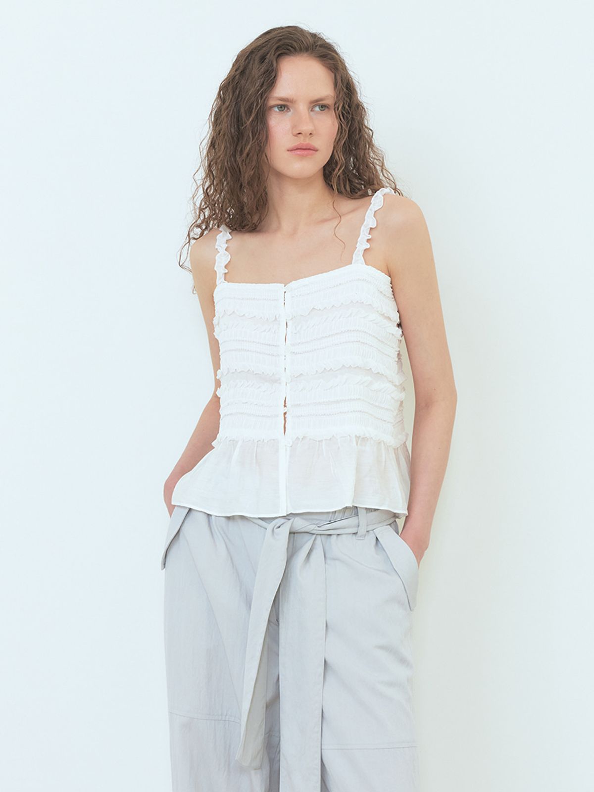 에트몽(ETMON) Lace Texture Sleeveless Blouse White
