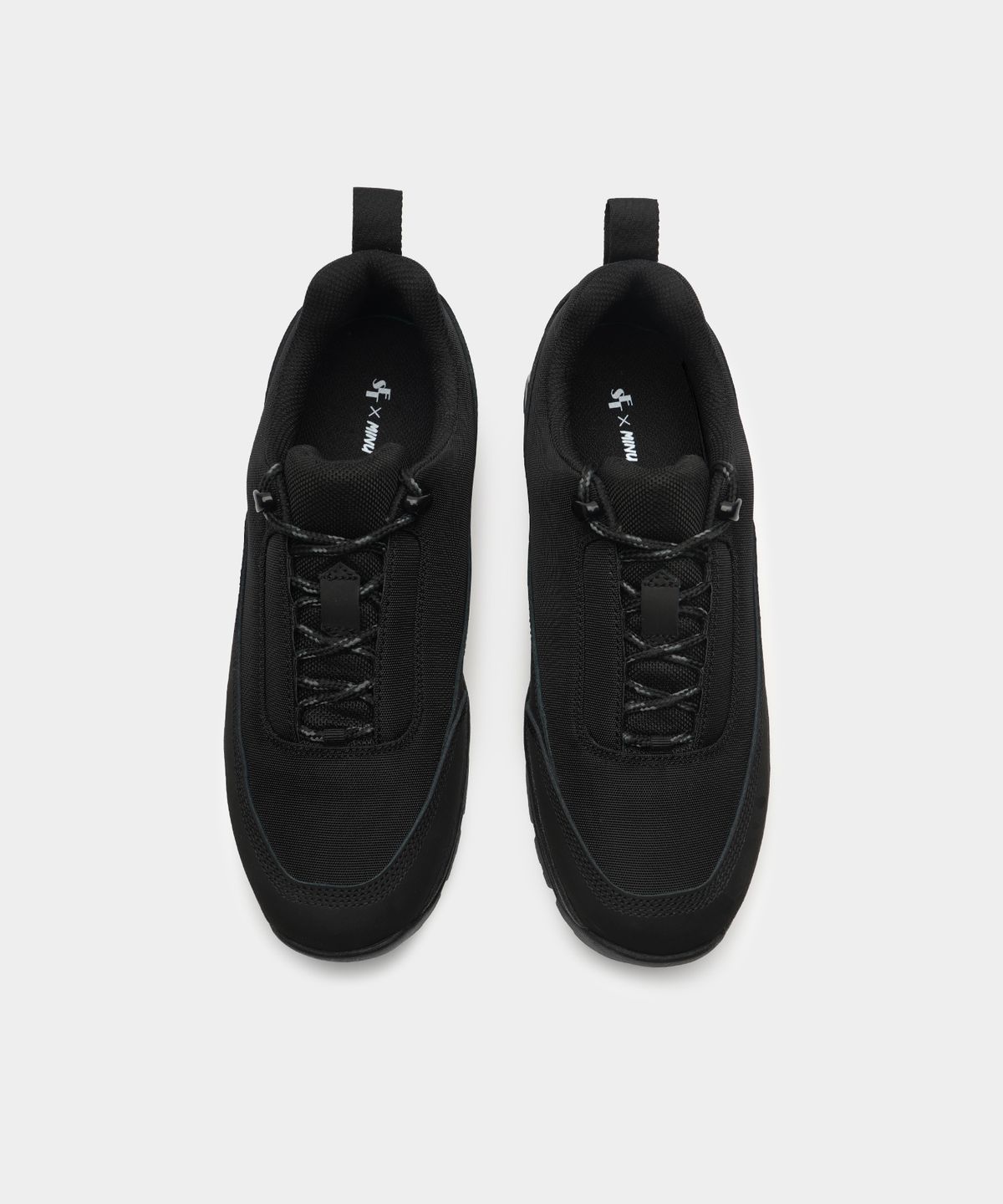 식스핏(6FT) [미누의코디 x 식스핏] WOODLAND MINU TRACKERS (BLACK)