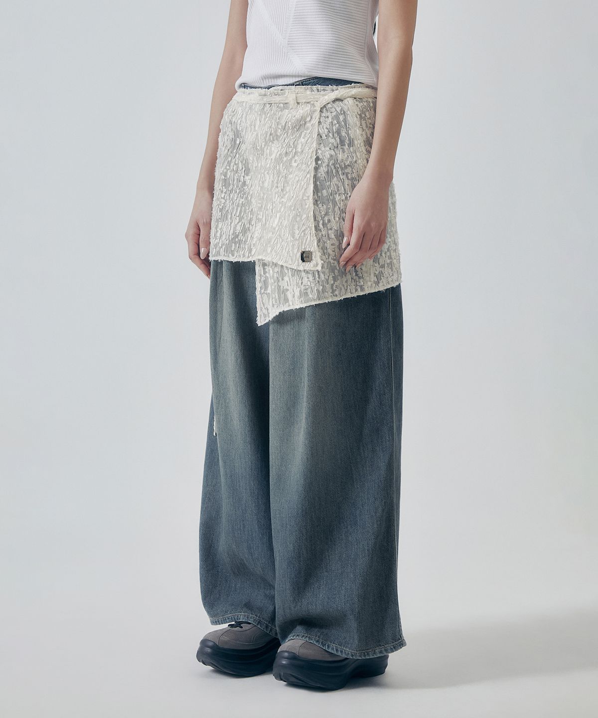 트리밍버드(TREEMINGBIRD) Ethereal Lace Wrap Layered Skirt [ White ]