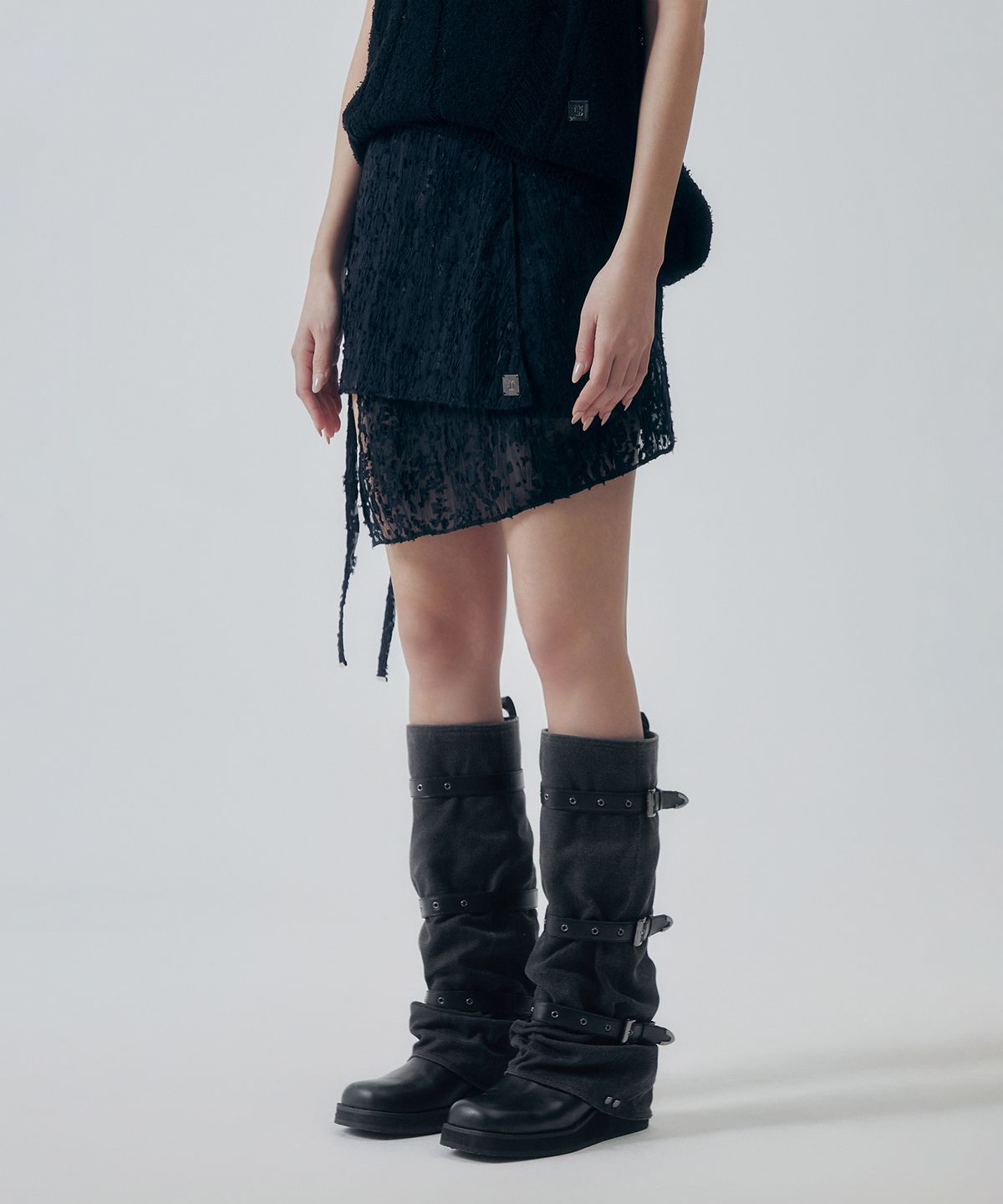 트리밍버드(TREEMINGBIRD) Ethereal Lace Wrap Layered Skirt [ Black ]