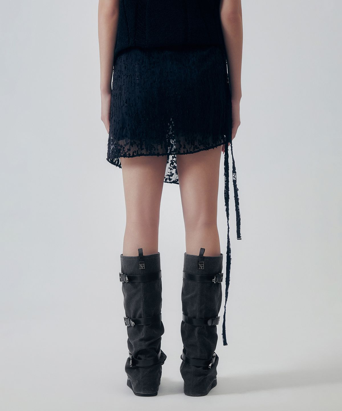 트리밍버드(TREEMINGBIRD) Ethereal Lace Wrap Layered Skirt [ Black ]