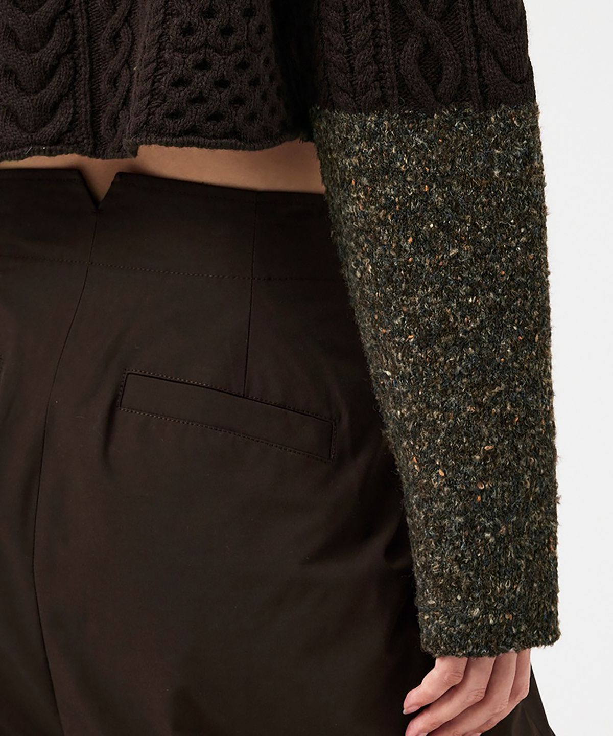 스튜디오 톰보이 엑스(STUDIO TOMBOY X) (W) 크롭 케이블 니트 풀오버 브라운 CROPPED CABLE KNIT PULLOVER BROWN