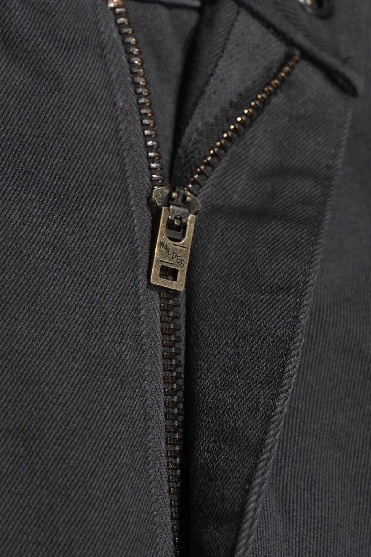 더 긱스(THE GEEKS) Ranch flare chino pants - Charcoal