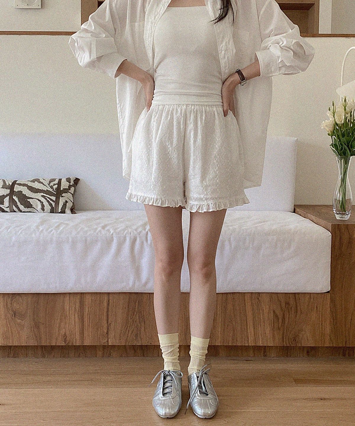 무드앤플(MOODNPLE) lucasia silver crack sneakers