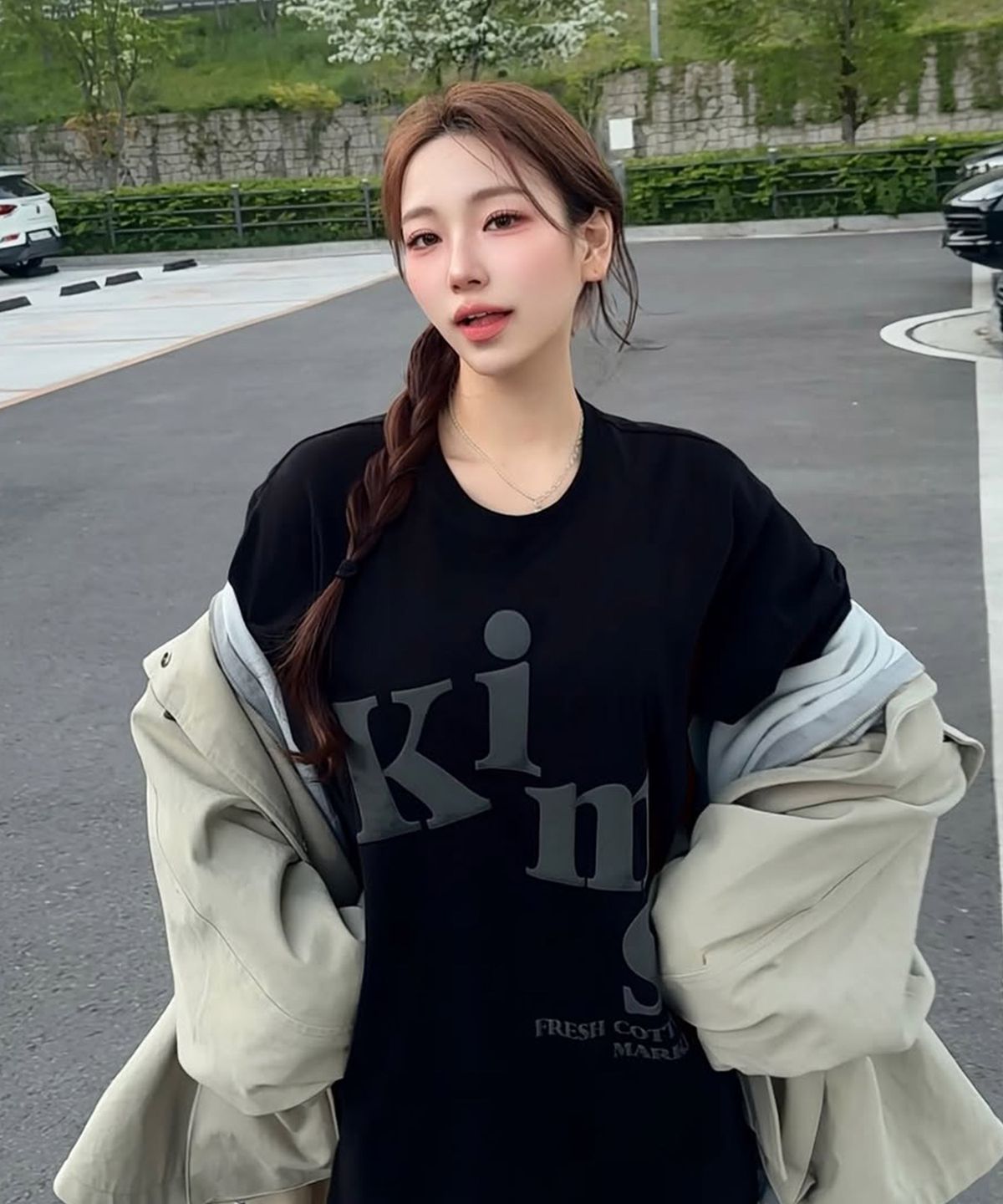 킴스 프레시 코튼 마켓(KIMS FRESH COTTON MARKET) (Unisex) Messy Alpha Logo Tee White