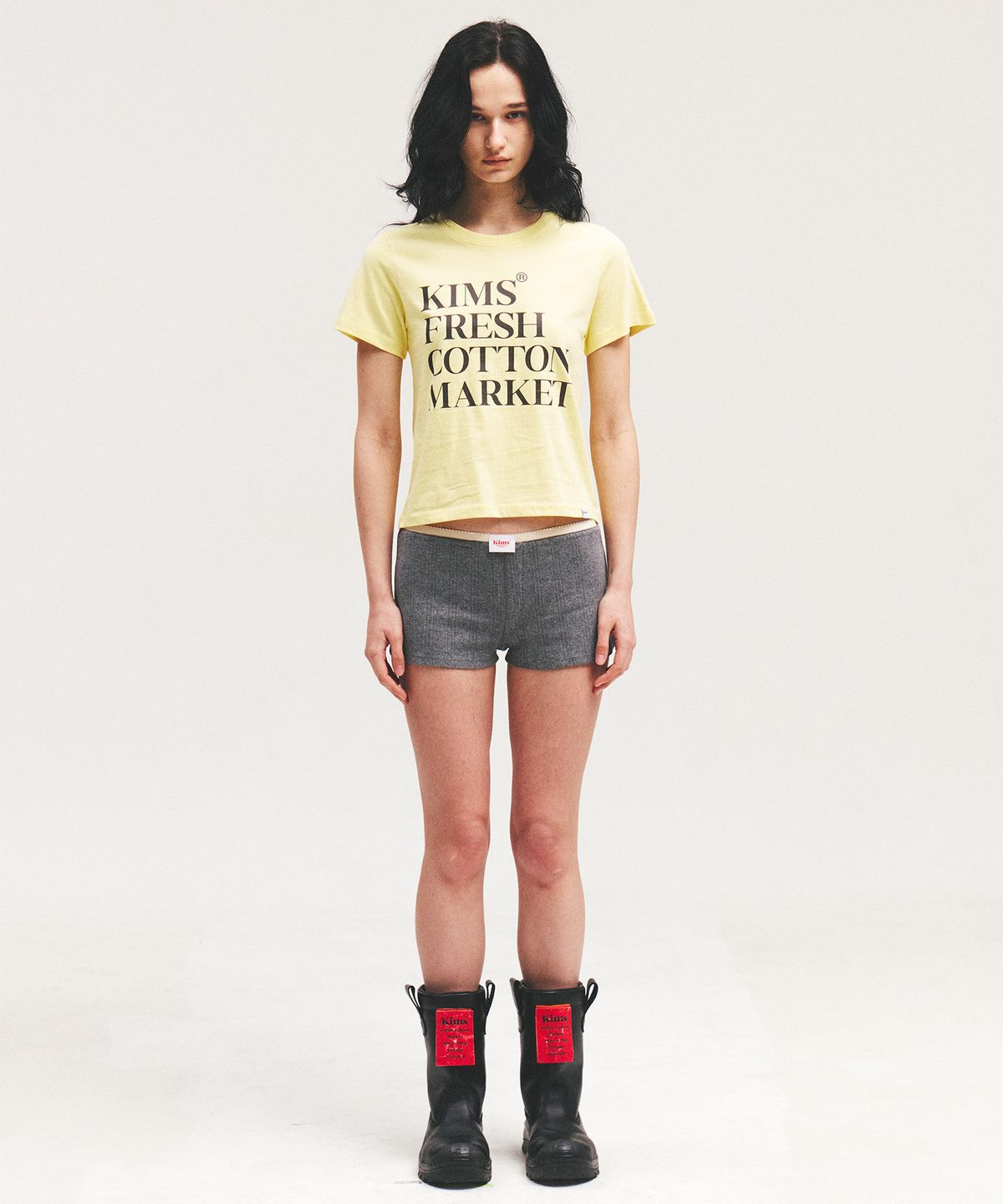킴스 프레시 코튼 마켓(KIMS FRESH COTTON MARKET) (Unisex) Left Range Logo Tee Yellow