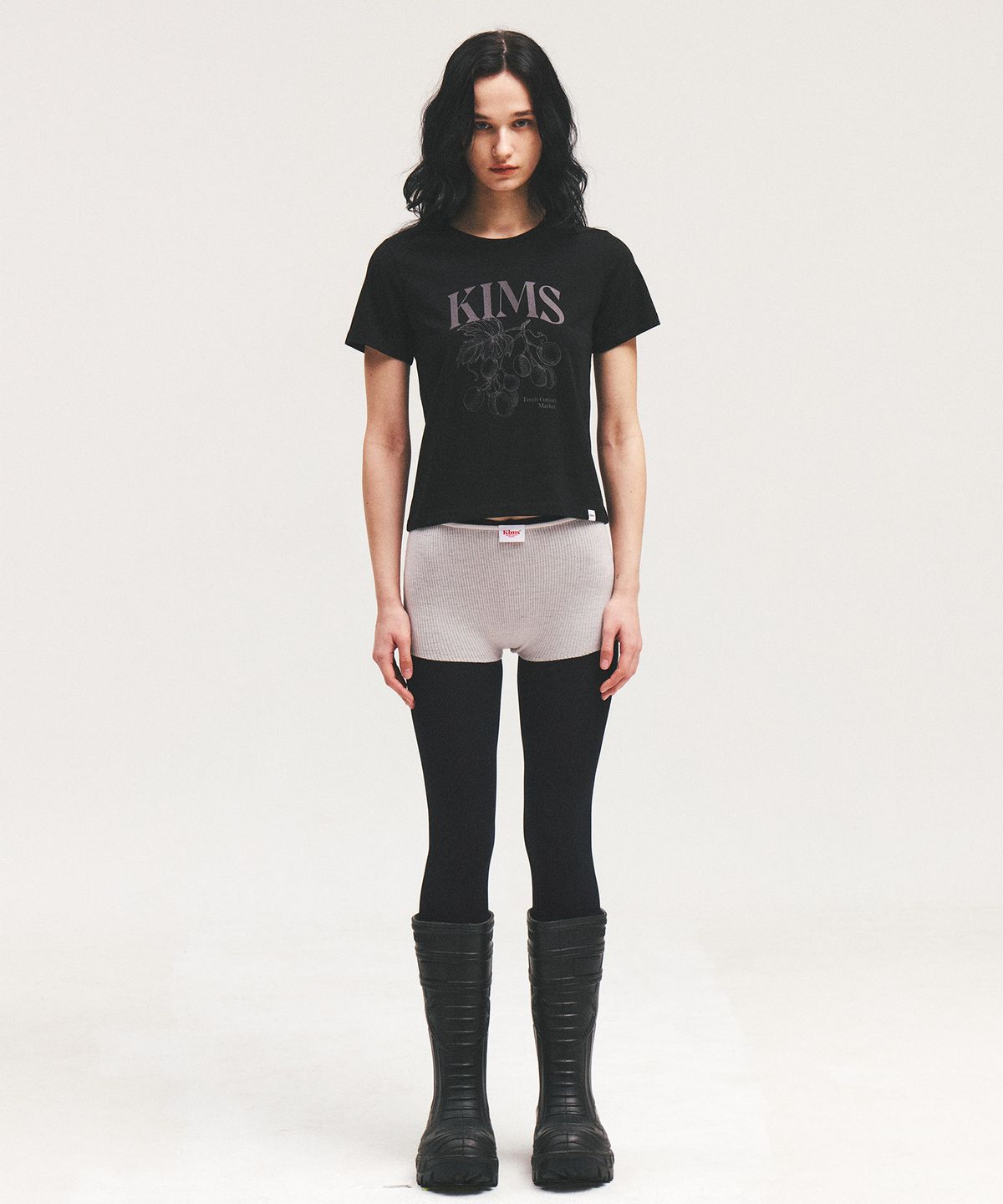 킴스 프레시 코튼 마켓(KIMS FRESH COTTON MARKET) (Unisex) Berry Sketch Tee Black
