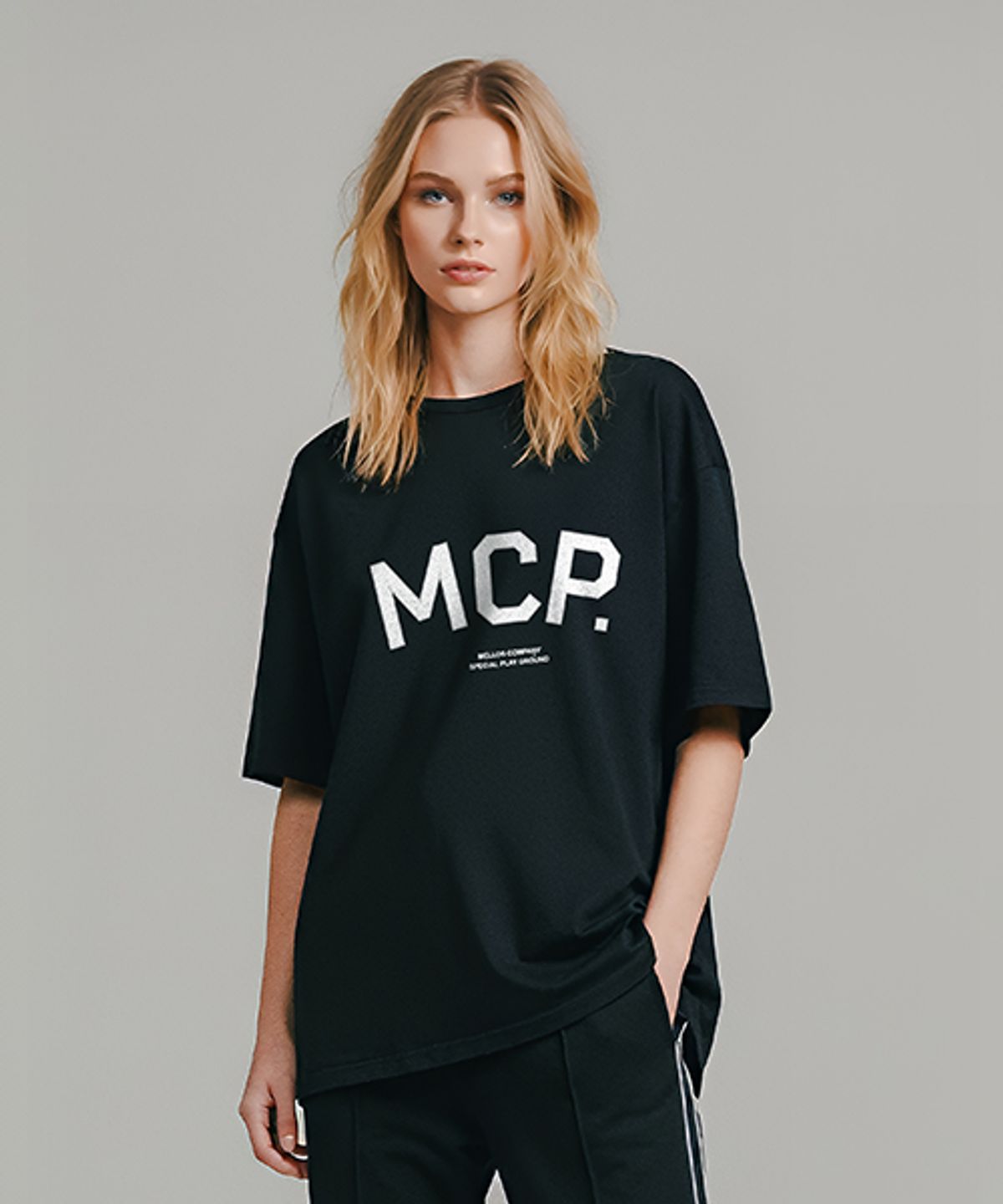 크리스첼로(CRISCELO) MCP 아치 로고_블랙20수 오버핏