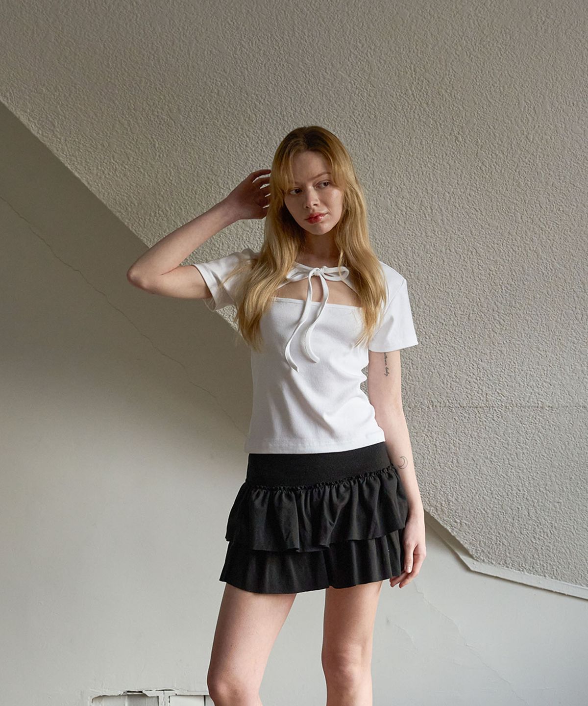 오오엠엘(5OML) 레이어드 리본 티셔츠 화이트
