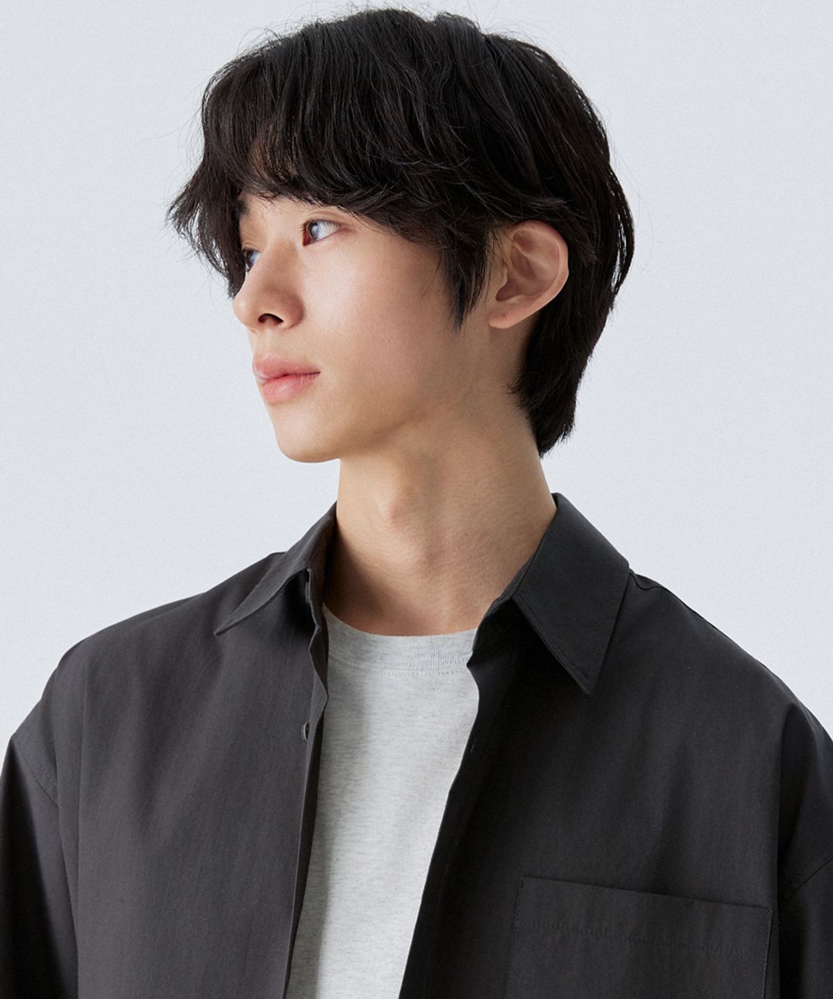 스탠즈(STENDS) [M~4XL] 플로우 코튼 반팔 셔츠_딥 차콜