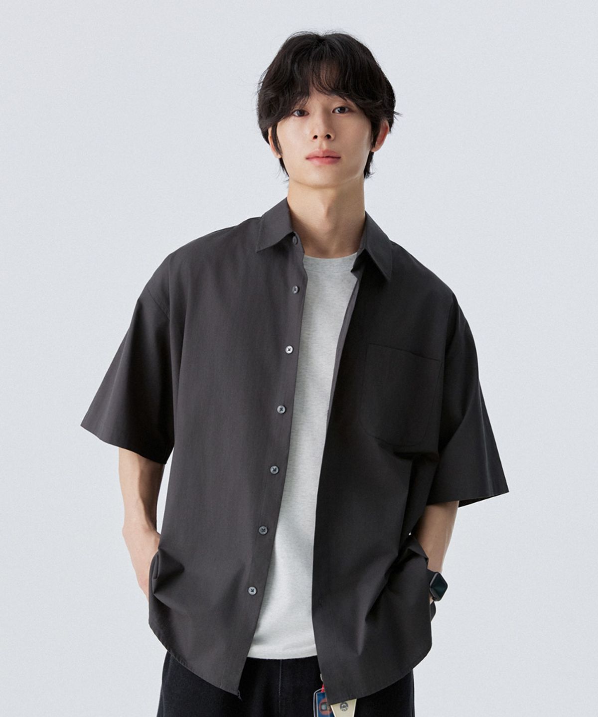 스탠즈(STENDS) [M~4XL] 플로우 코튼 반팔 셔츠_딥 차콜