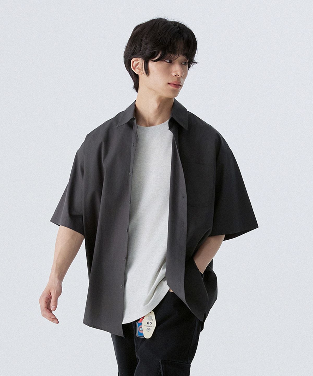 스탠즈(STENDS) [M~4XL] 플로우 코튼 반팔 셔츠_딥 차콜