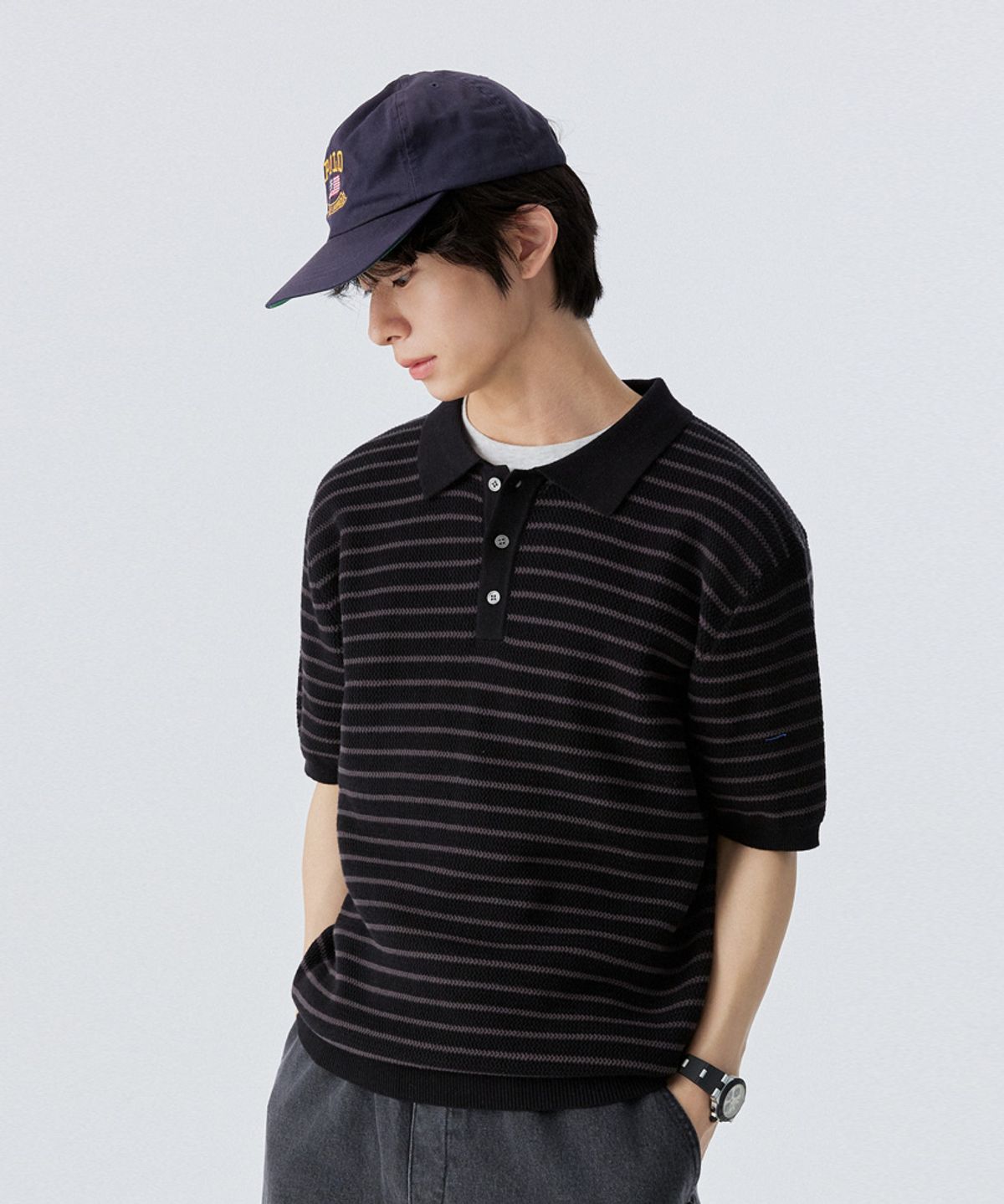 스탠즈(STENDS) [M~4XL] 오버핏 코튼 카라 반팔 니트_스트라이프 블랙