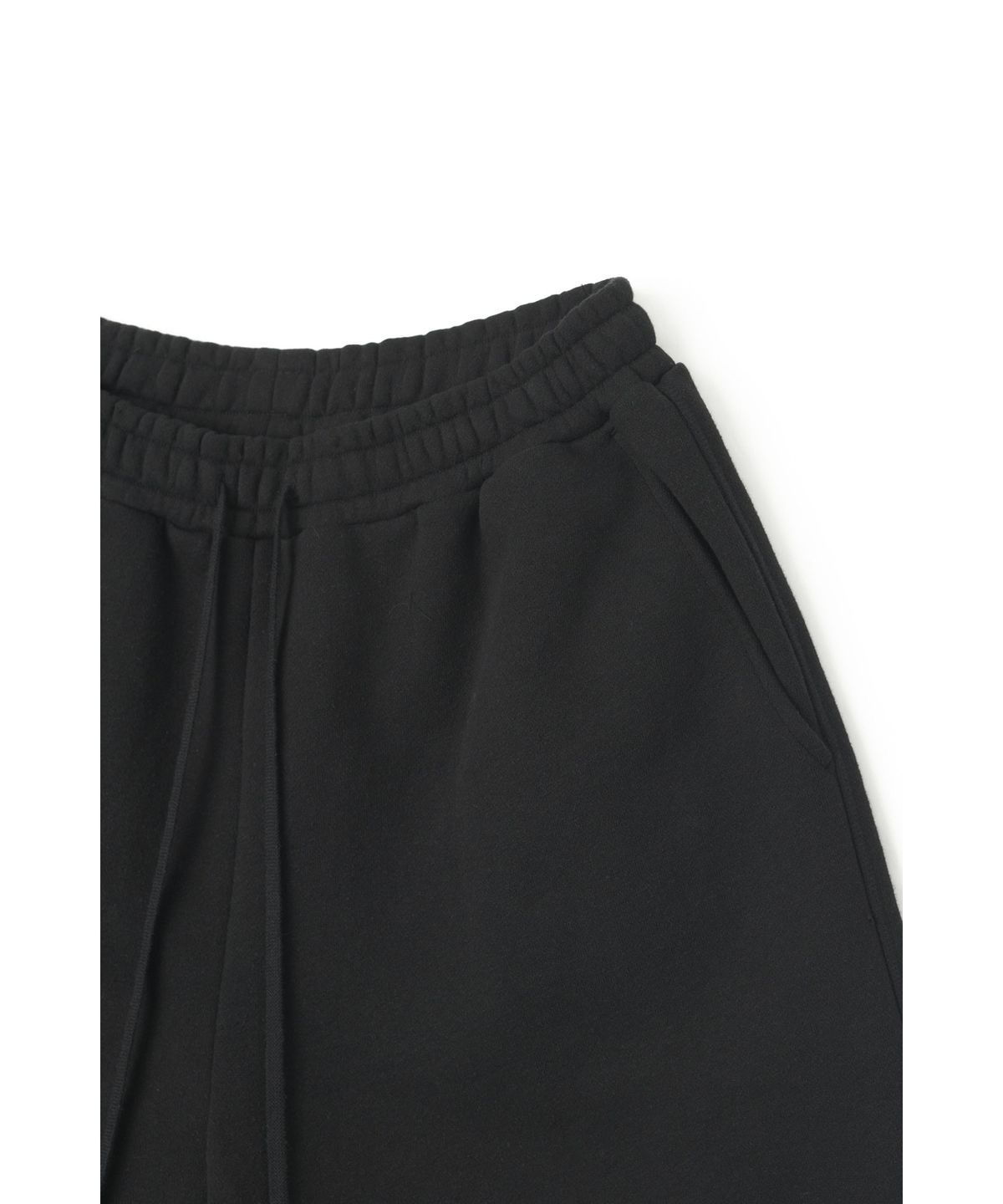 유스(YOUTH) Coverstitch Sweatshorts - Black
