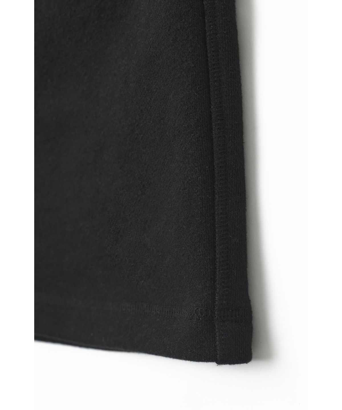 유스(YOUTH) Coverstitch Sweatshorts - Black