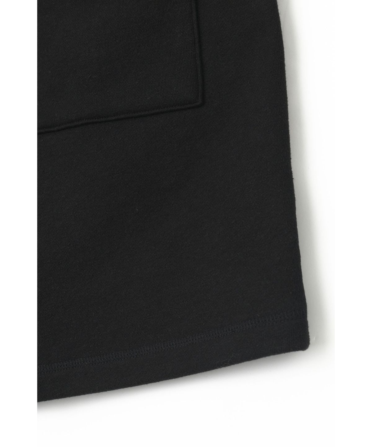 유스(YOUTH) Coverstitch Sweatshorts - Black
