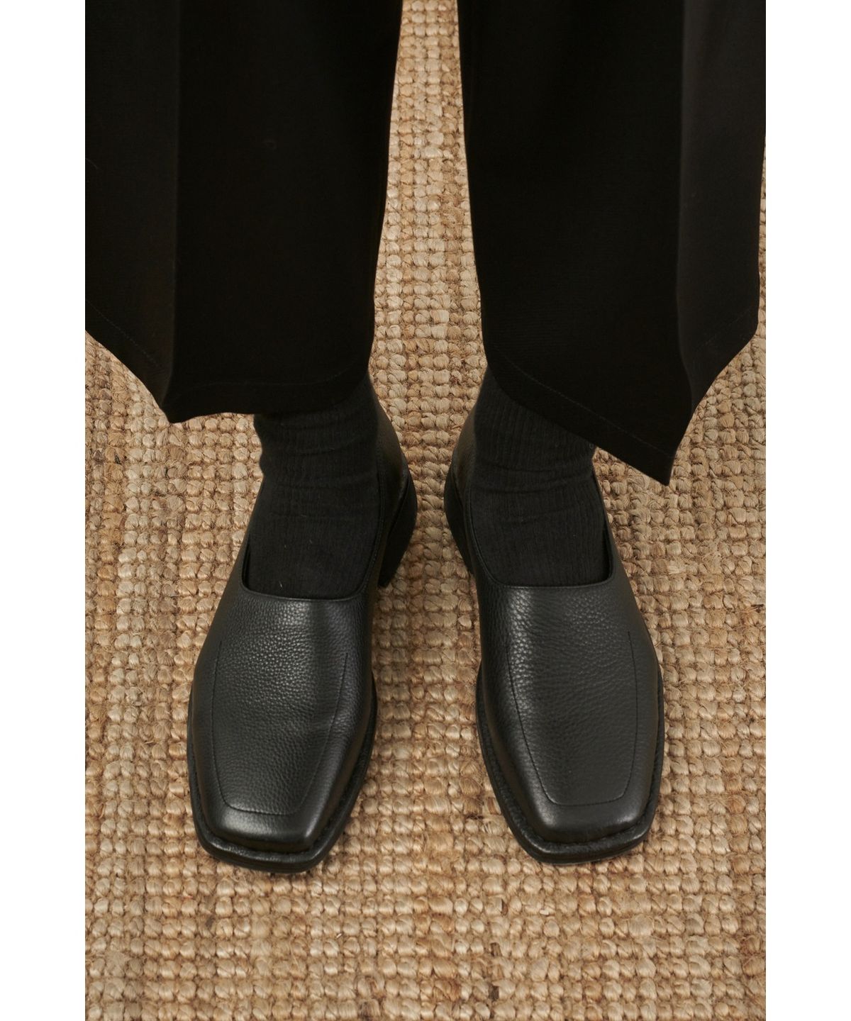 유스(YOUTH) Square Toe Loafer - Black