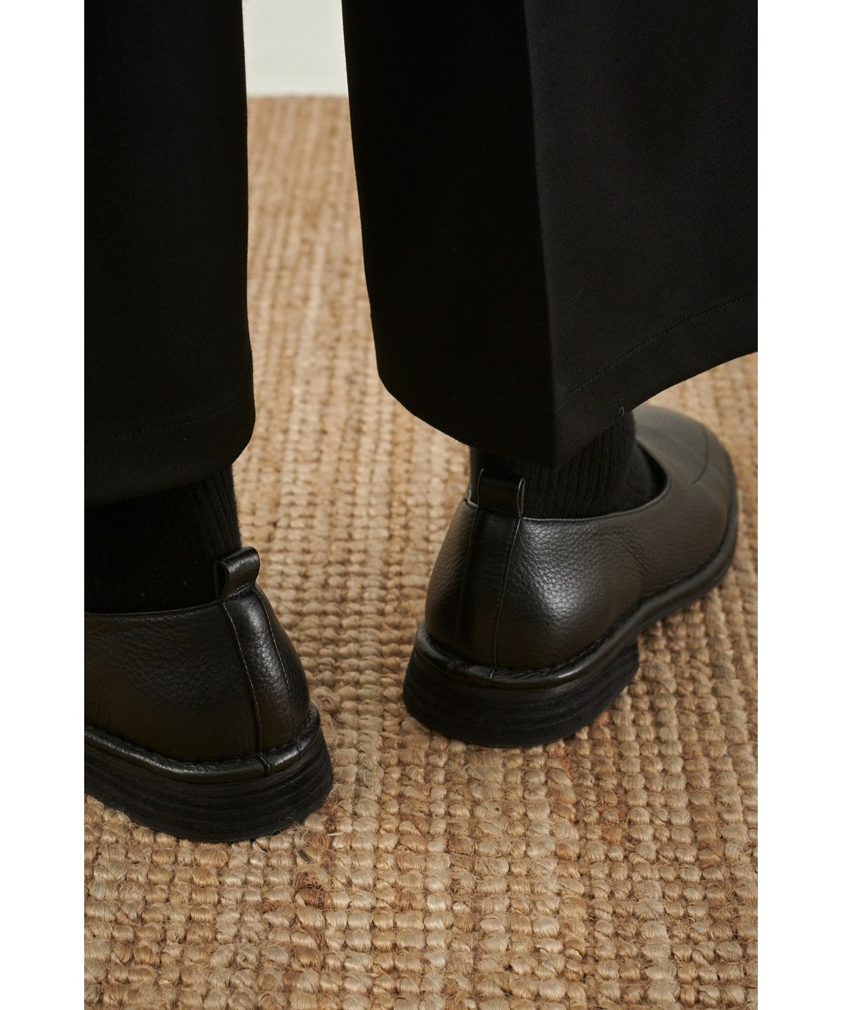 유스(YOUTH) Square Toe Loafer - Black