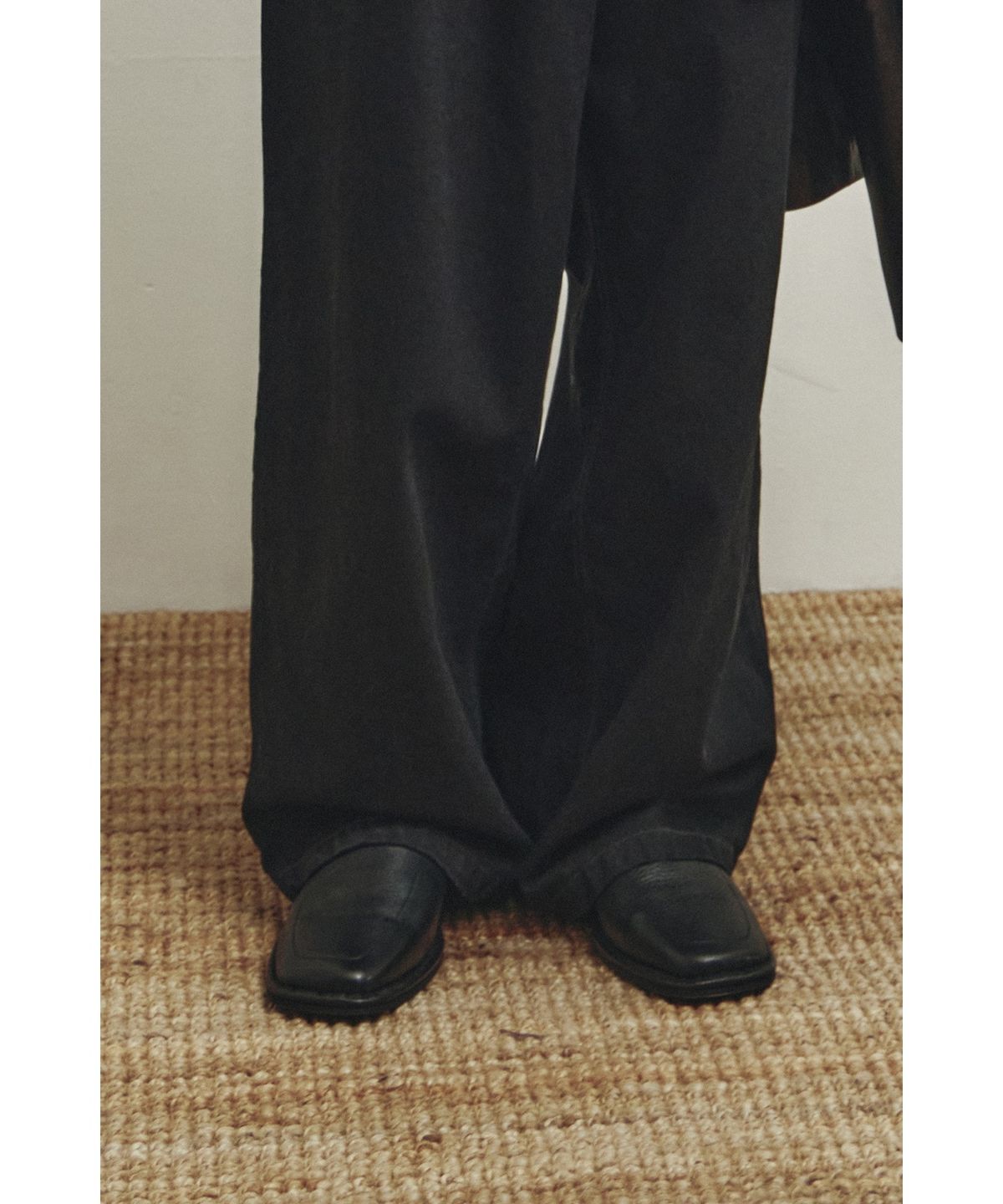 유스(YOUTH) Square Toe Loafer - Black