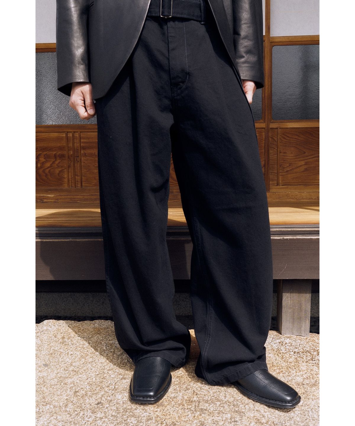 유스(YOUTH) Square Toe Loafer - Black