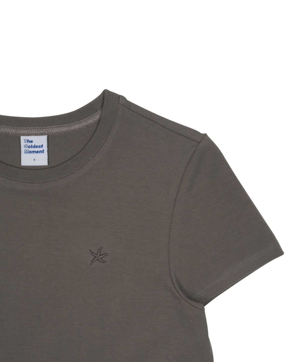 더콜디스트모먼트(THE COLDEST MOMENT) (w) TCM mini logo curved T (grey)