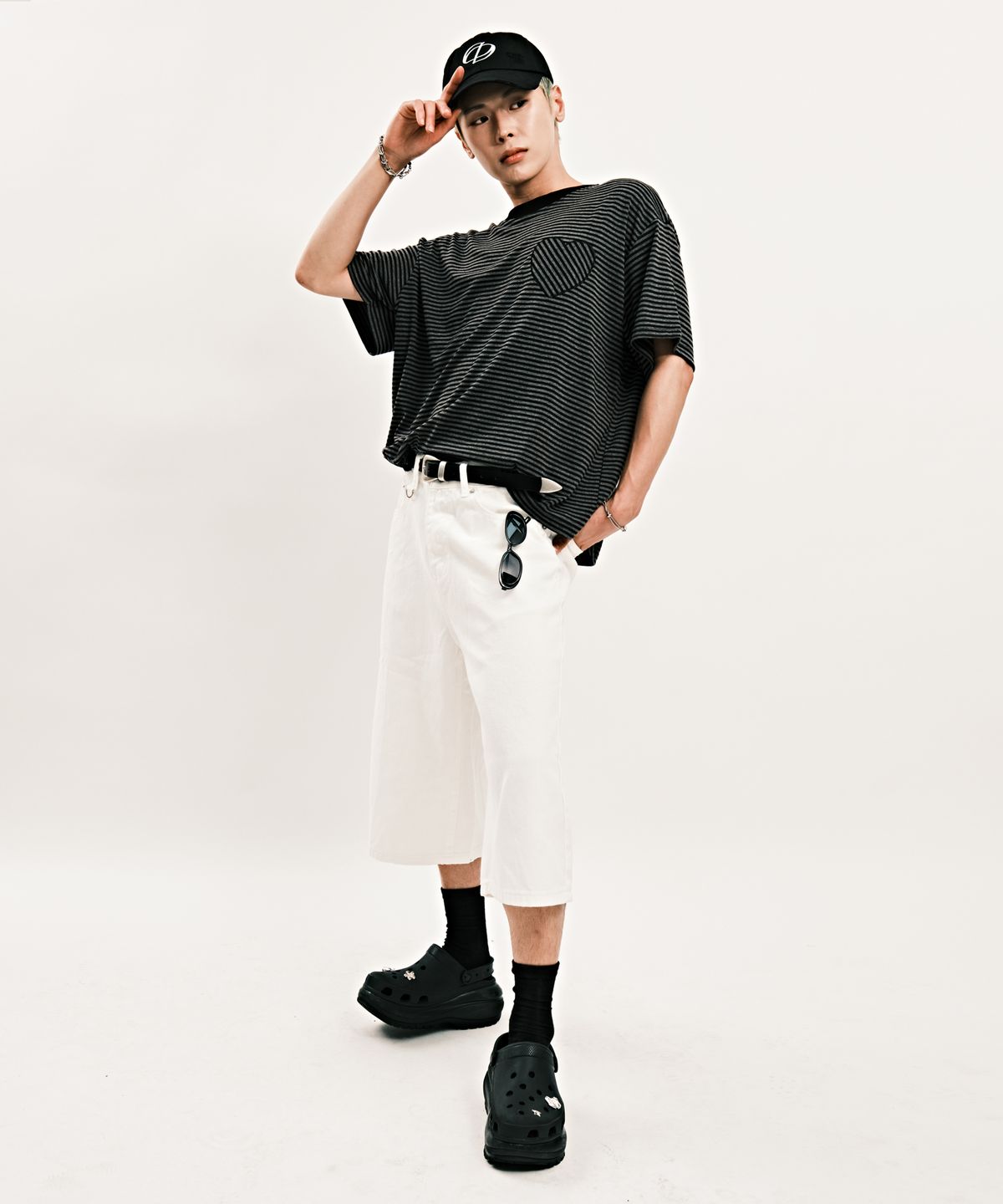 디더블유에스이(DWSE) 워시드 데님 버뮤다 팬츠(화이트)