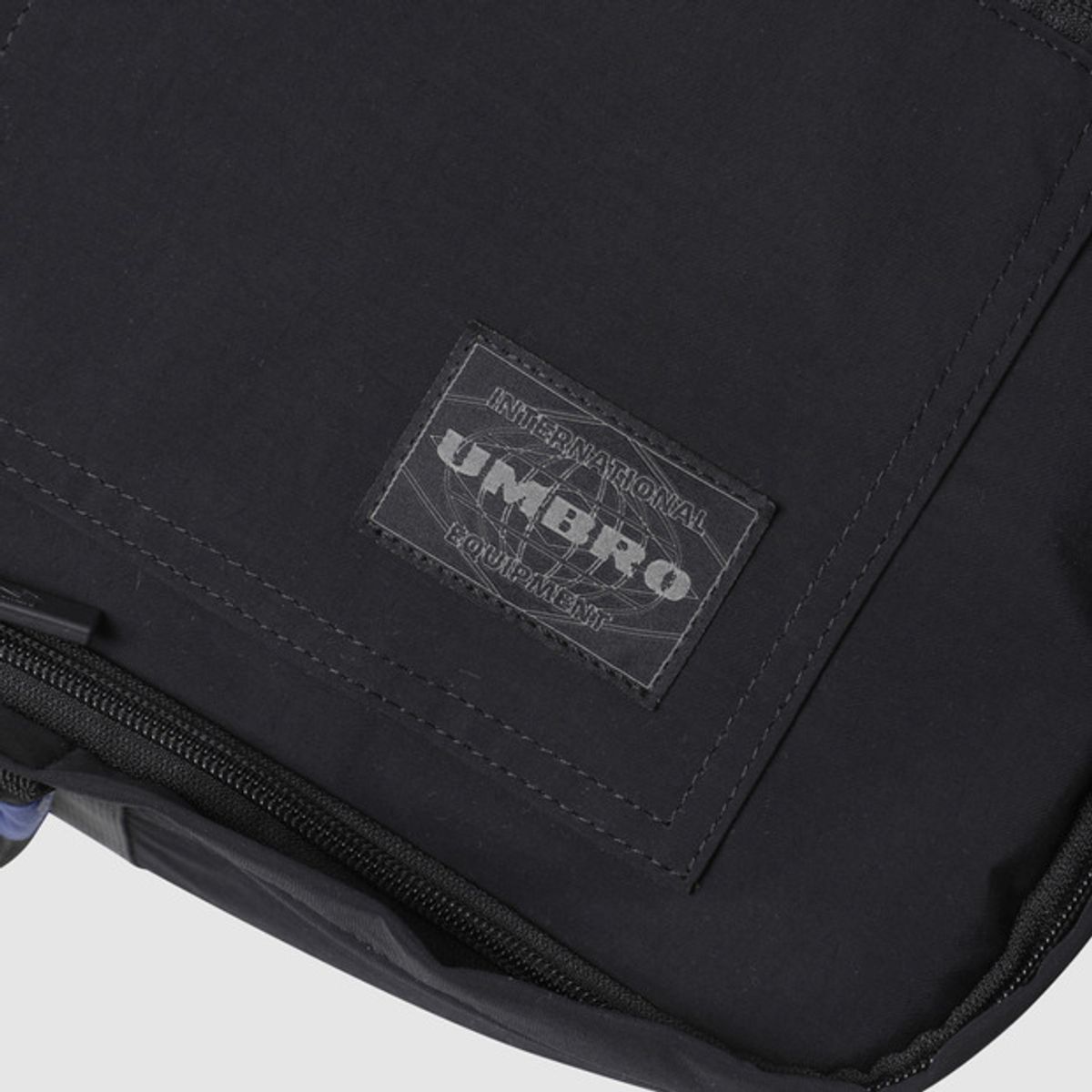 엄브로(UMBRO) 2WAY 유틸리티 숄더백 블랙(UQ223CBG59)