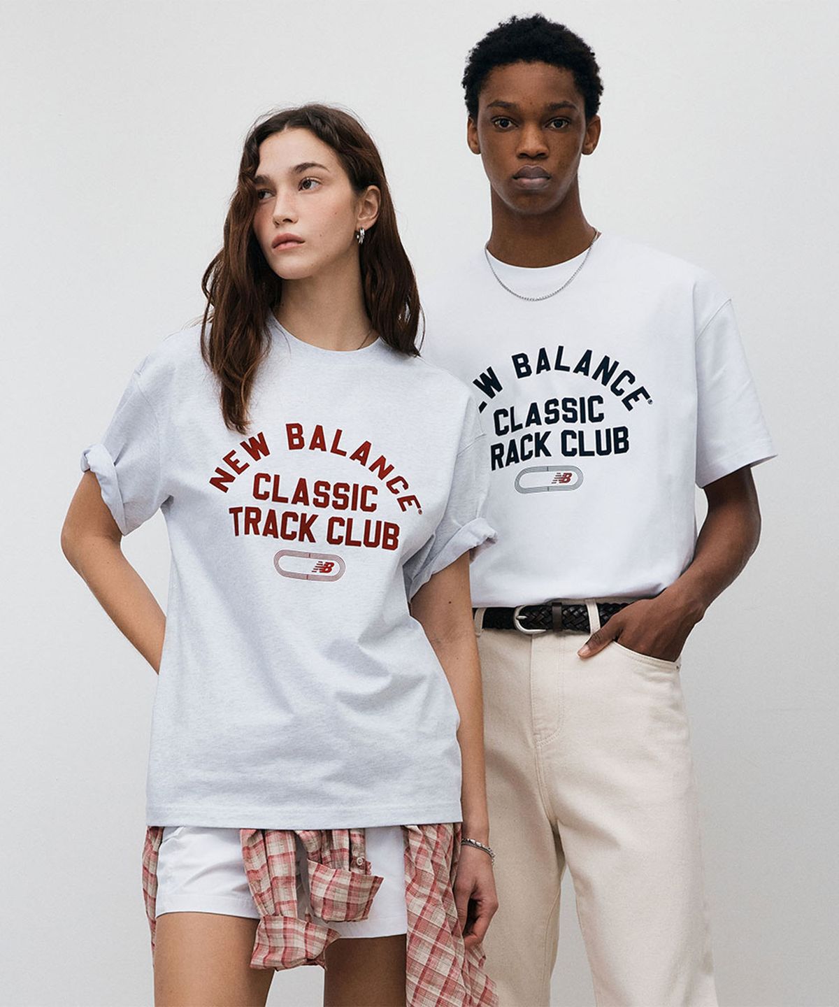 뉴발란스(NEW BALANCE) NBNEGCO217 / UNI 트랙 클럽 반팔티 (WHITE)