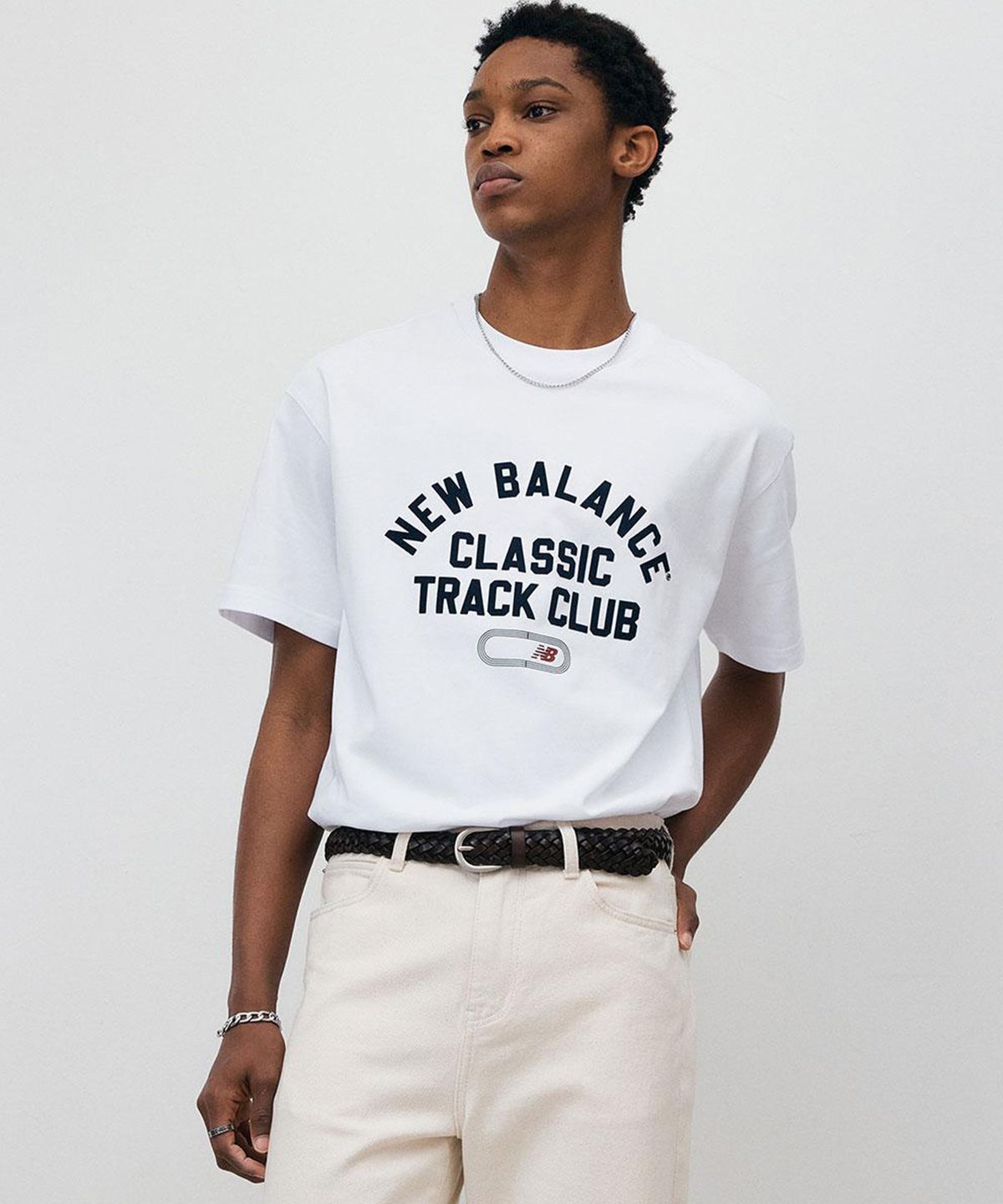 뉴발란스(NEW BALANCE) NBNEGCO217 / UNI 트랙 클럽 반팔티 (WHITE)