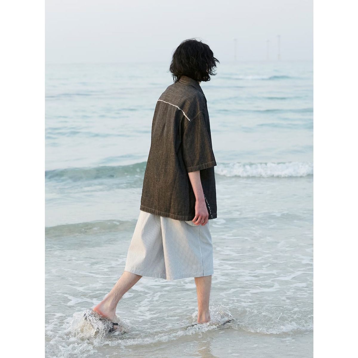 샌드 사운드(SAND SOUND) (UNISEX) 데님 오버핏 반소매 셔츠  블랙