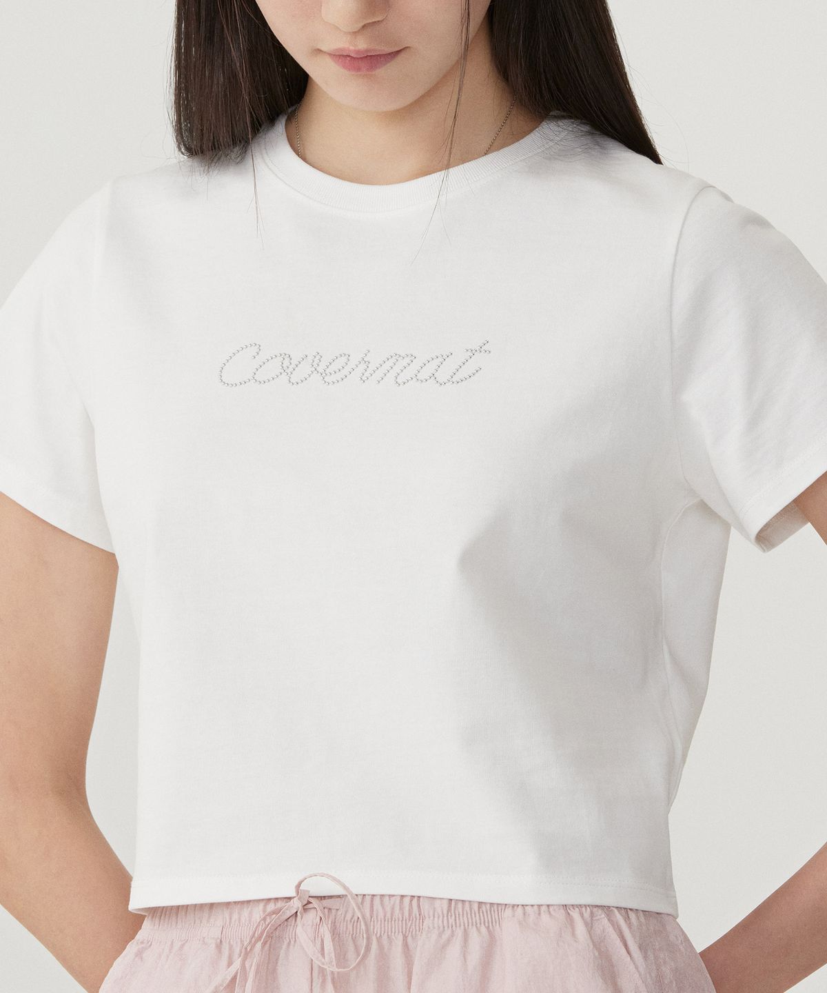 커버낫 우먼(COVERNAT WOMAN) 우먼 핫픽스 로고 티셔츠 White