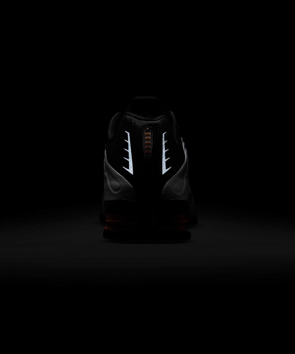나이키(NIKE) 샥스 R4 M - 블랙:브라이트 만다린:메탈릭 실버:배스트 그레이 / HQ1988-003