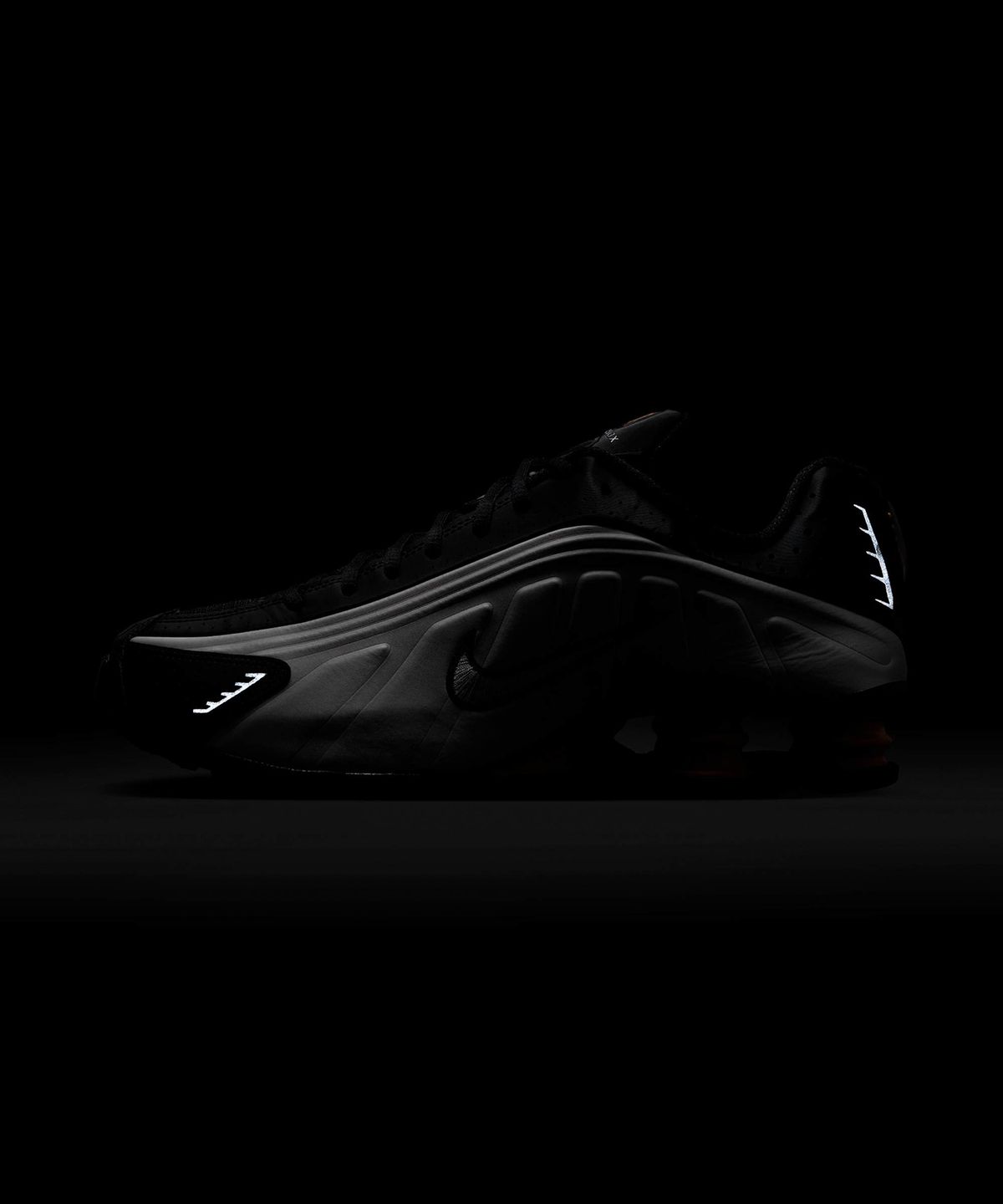 나이키(NIKE) 샥스 R4 M - 블랙:브라이트 만다린:메탈릭 실버:배스트 그레이 / HQ1988-003