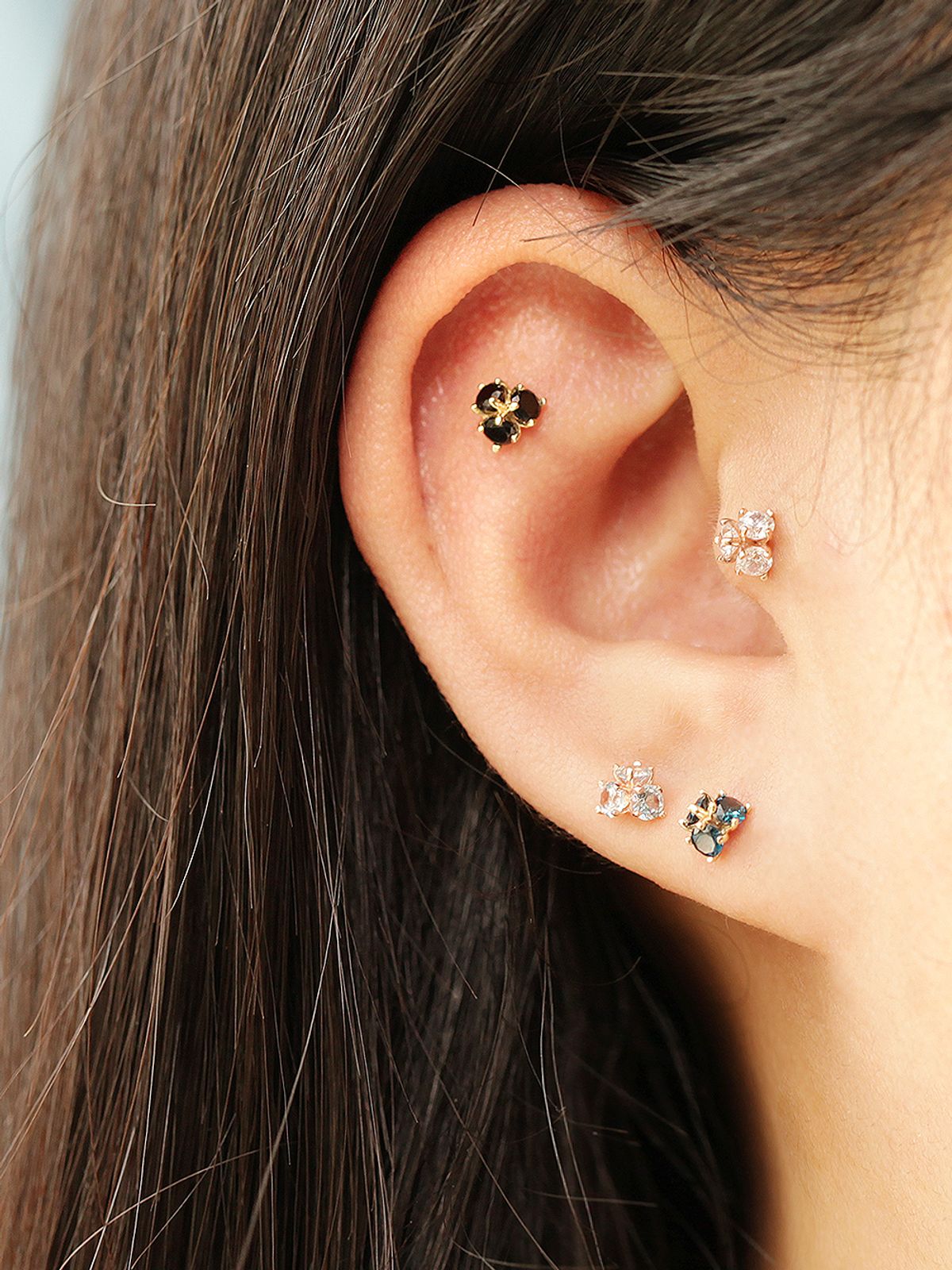 미니멀피어싱(MINIMALPIERCING) 14K 인터널 컬러풀 삼각 큐빅 플라워 라블렛 피어싱