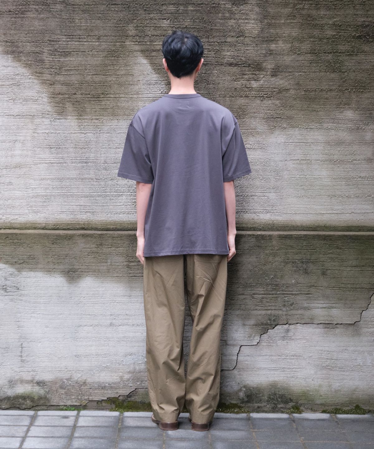 홀리선(HORLISUN) Lawrence Short Embroidery T-shirt Charcoal